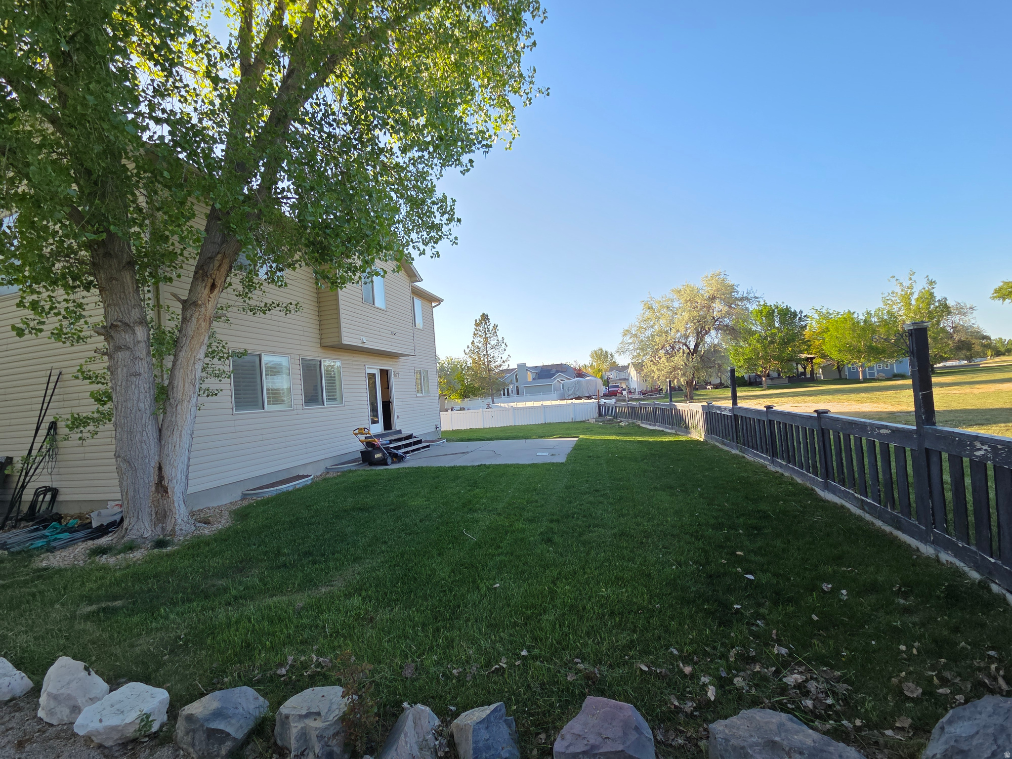 main property photo 17