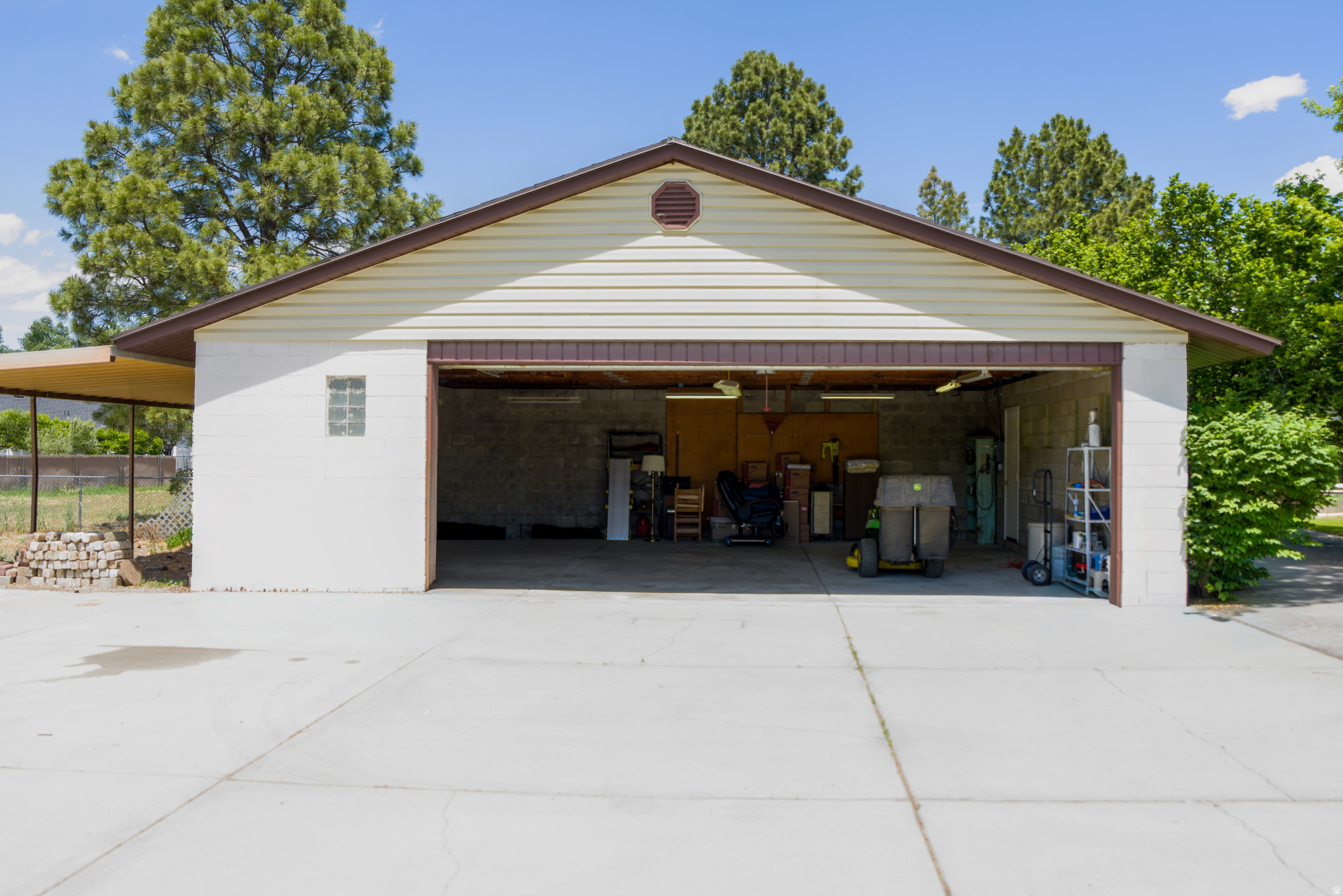 main property photo 50