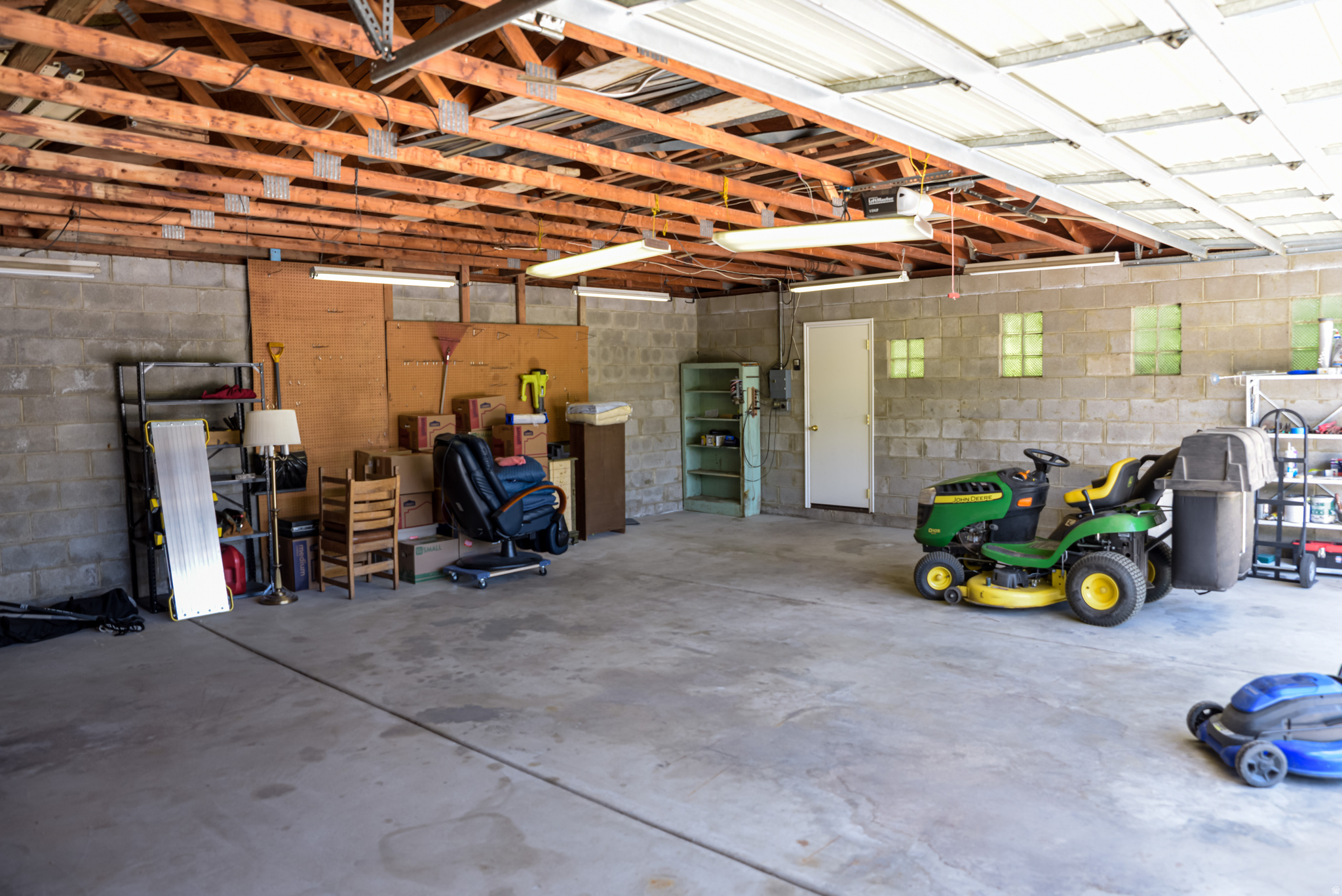 main property photo 53