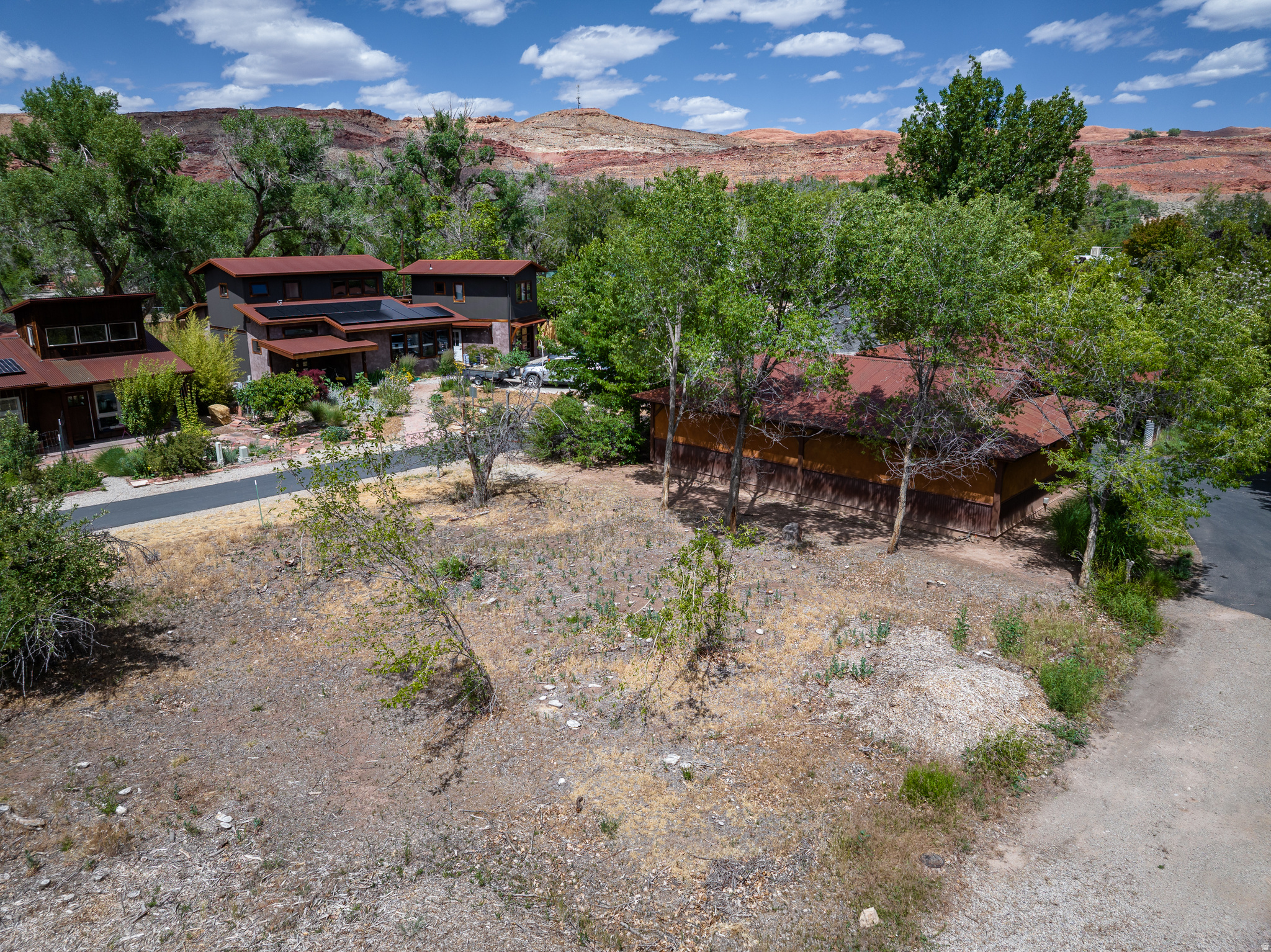 main property photo 13