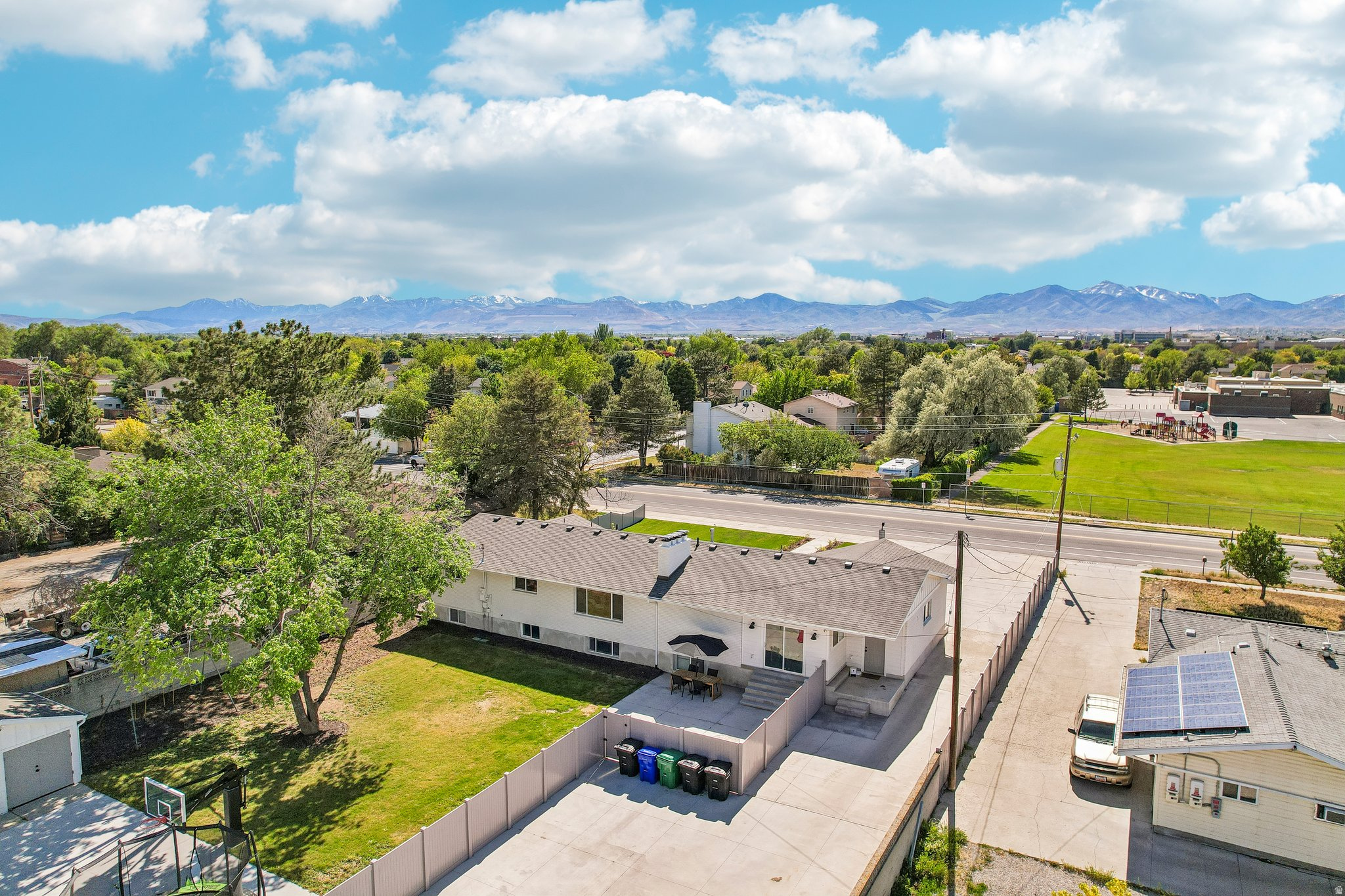 main property photo 70