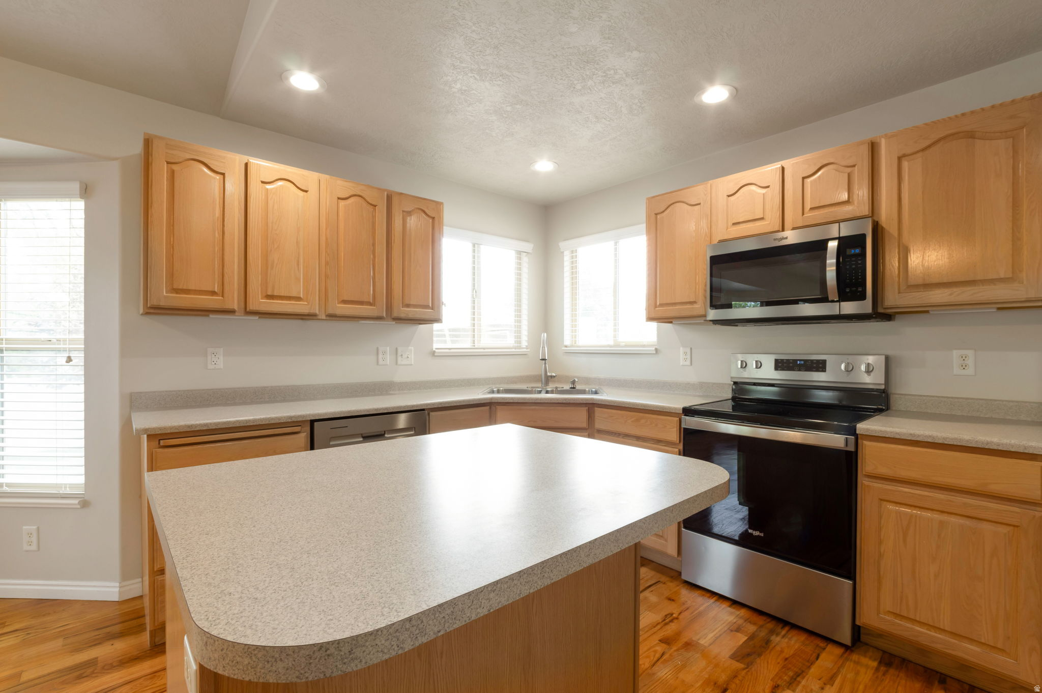 main property photo 6