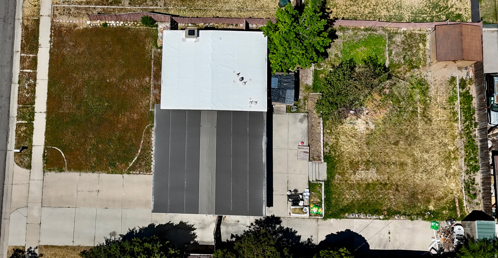 main property photo 23