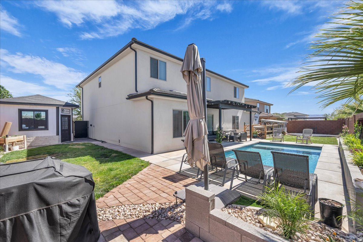 main property photo 17