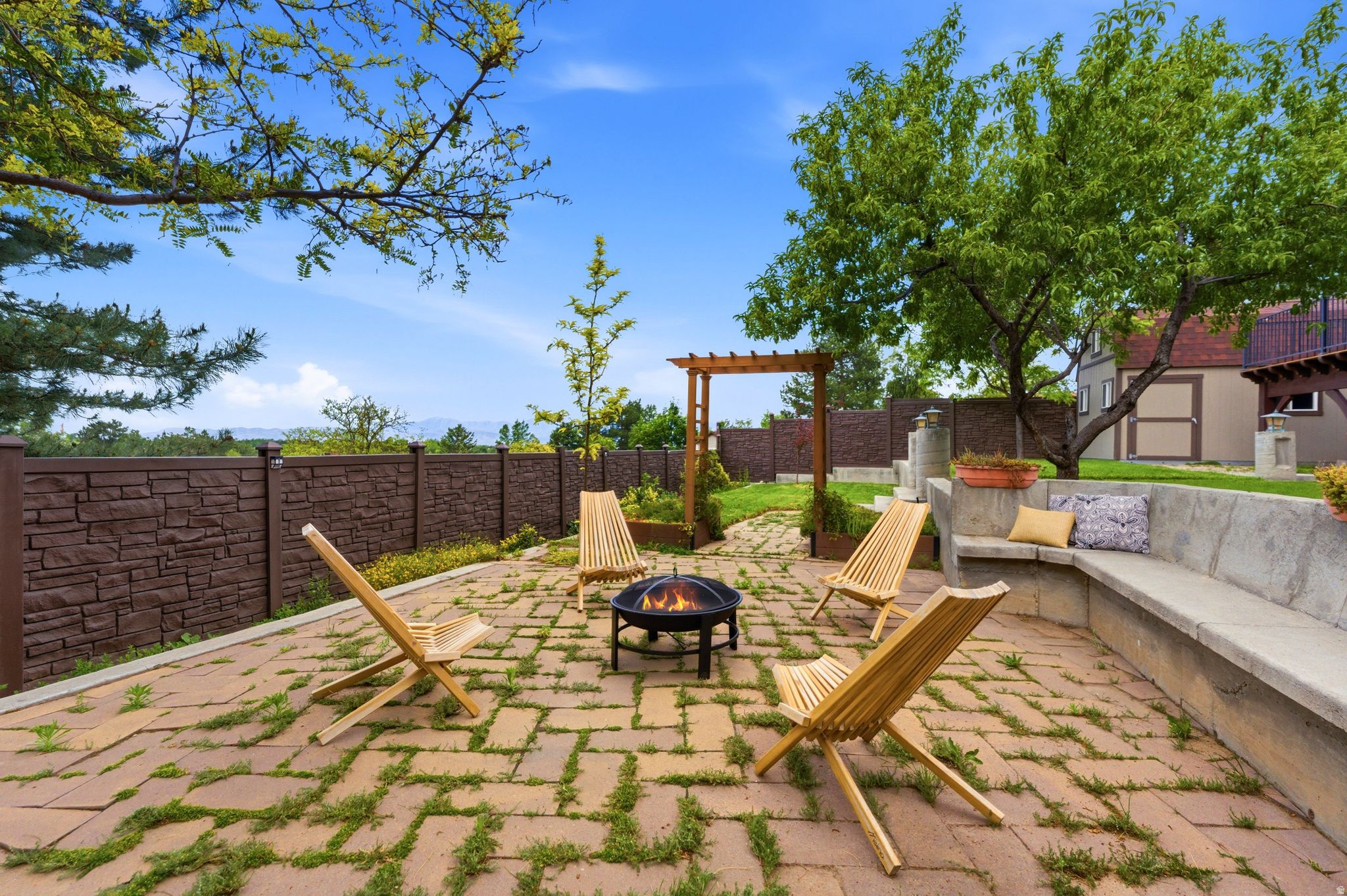 main property photo 41