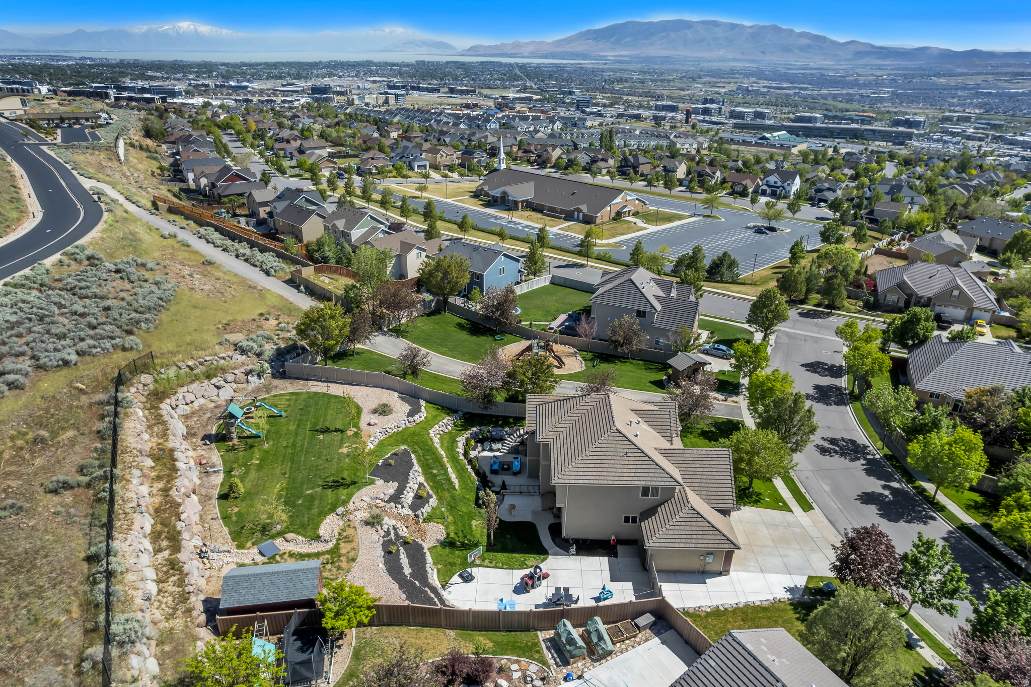 main property photo 41