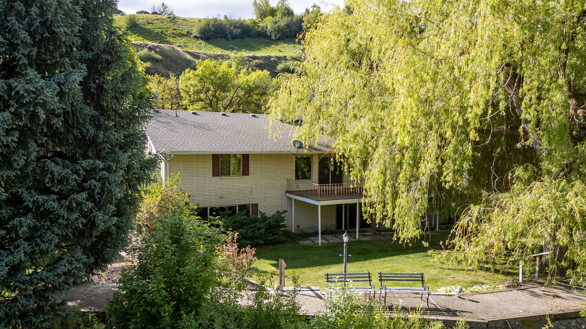 main property photo 13
