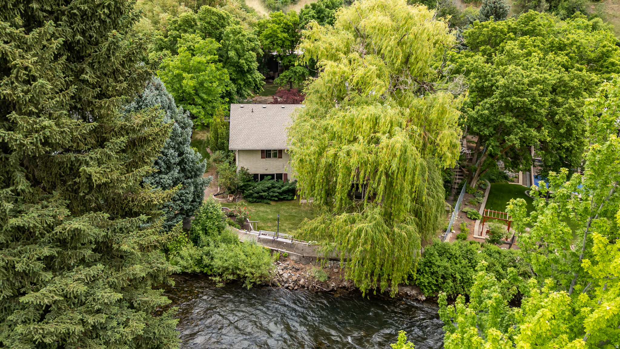 main property photo 73