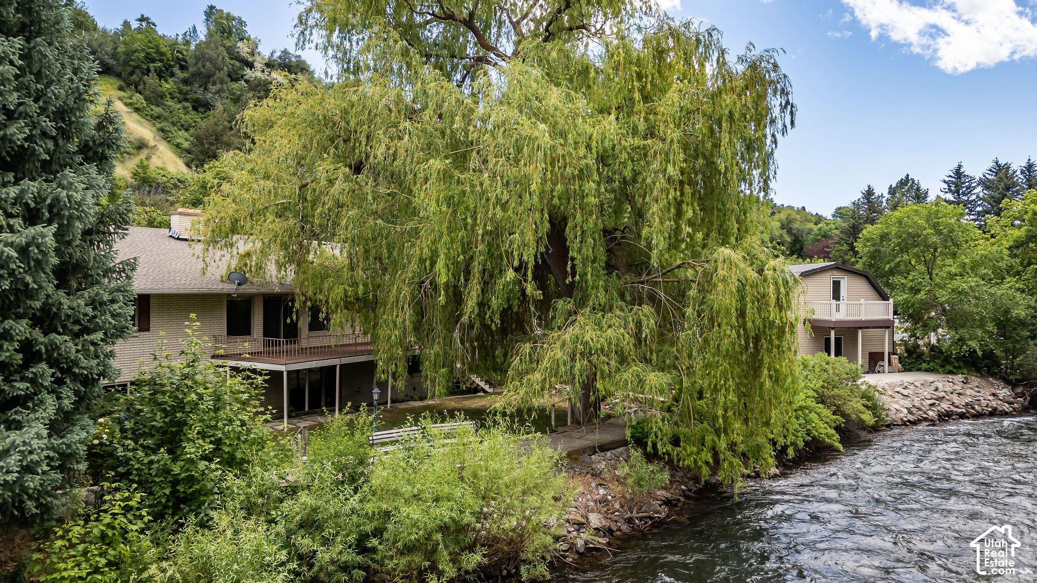 main property photo 78