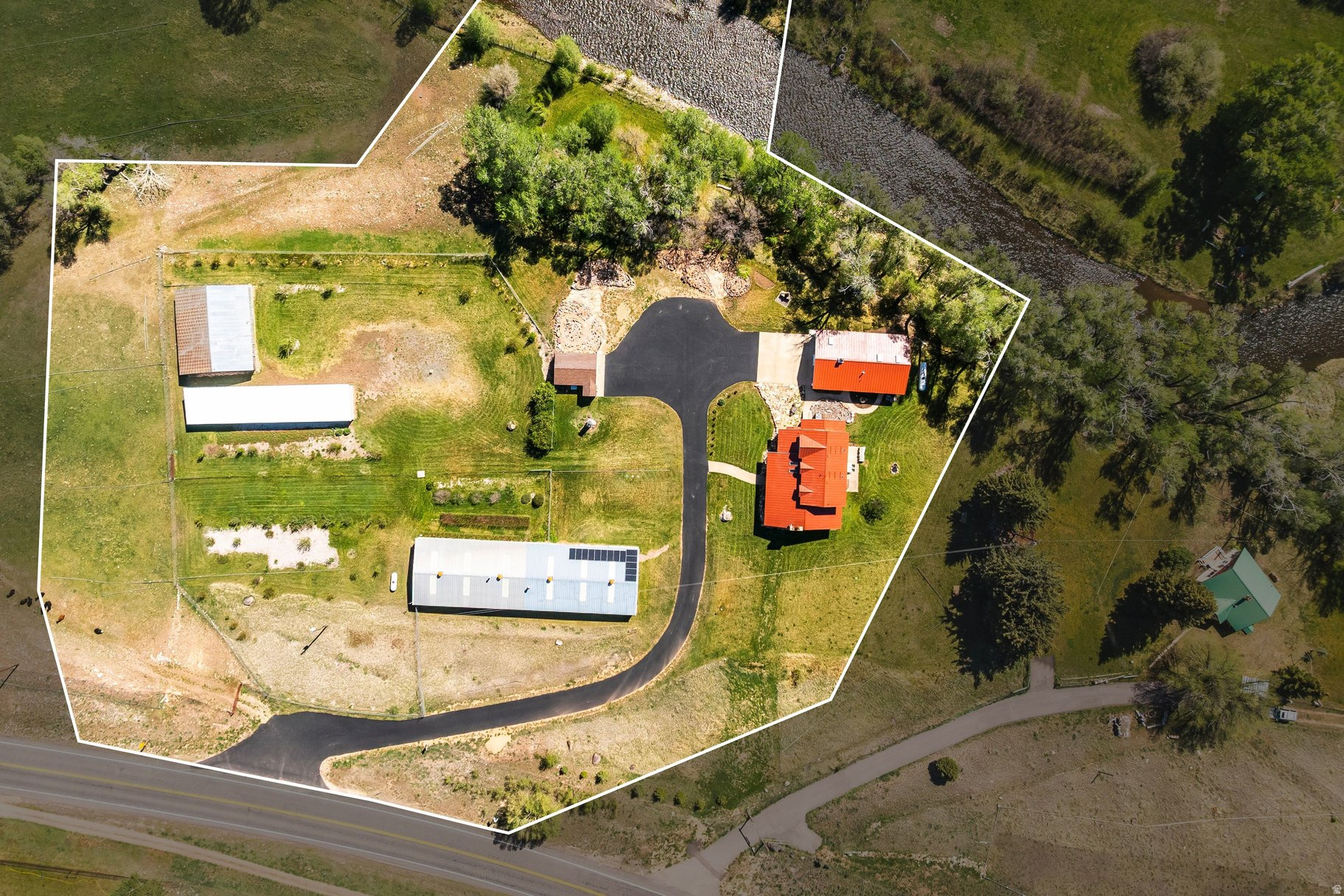 main property photo 40