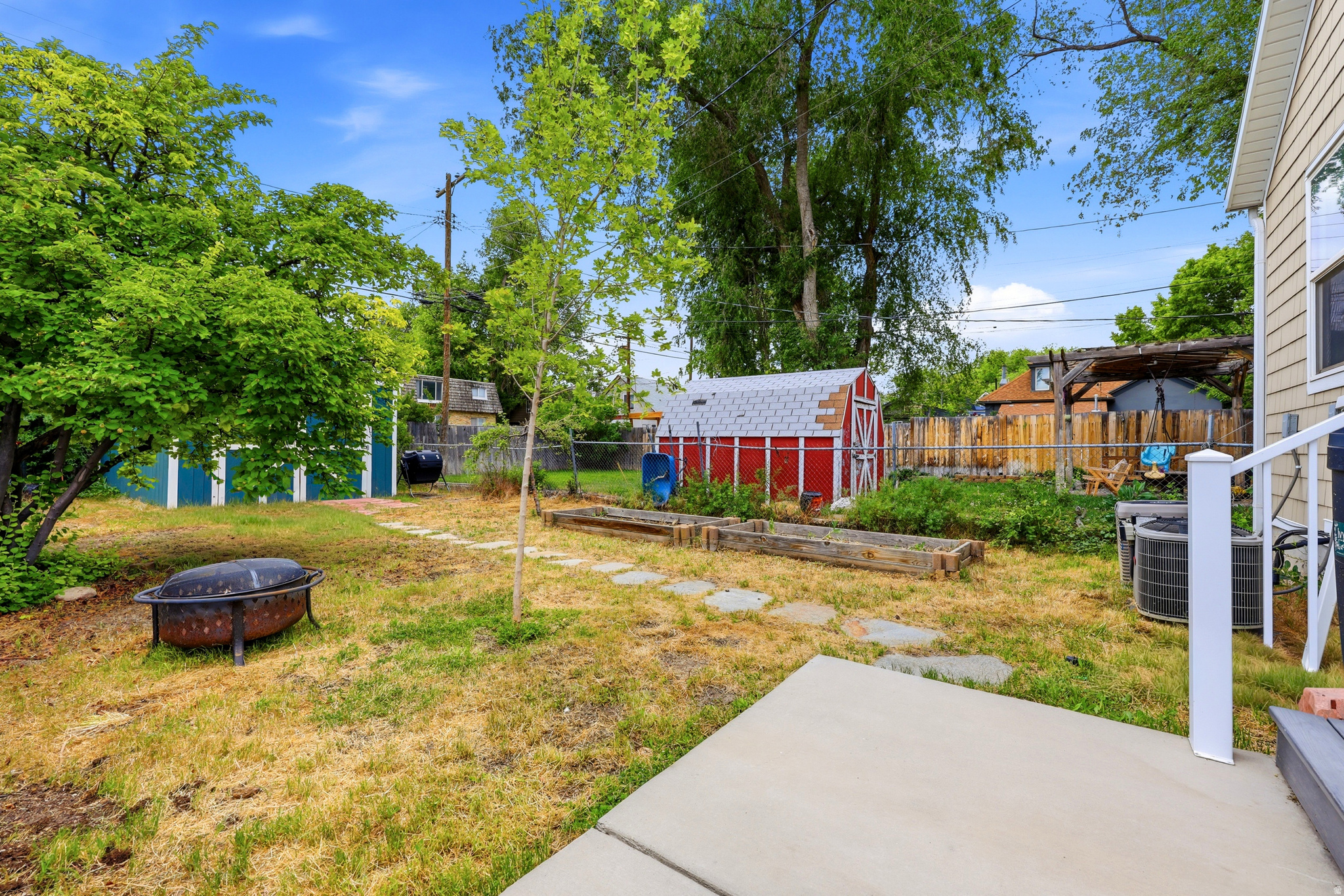 main property photo 20