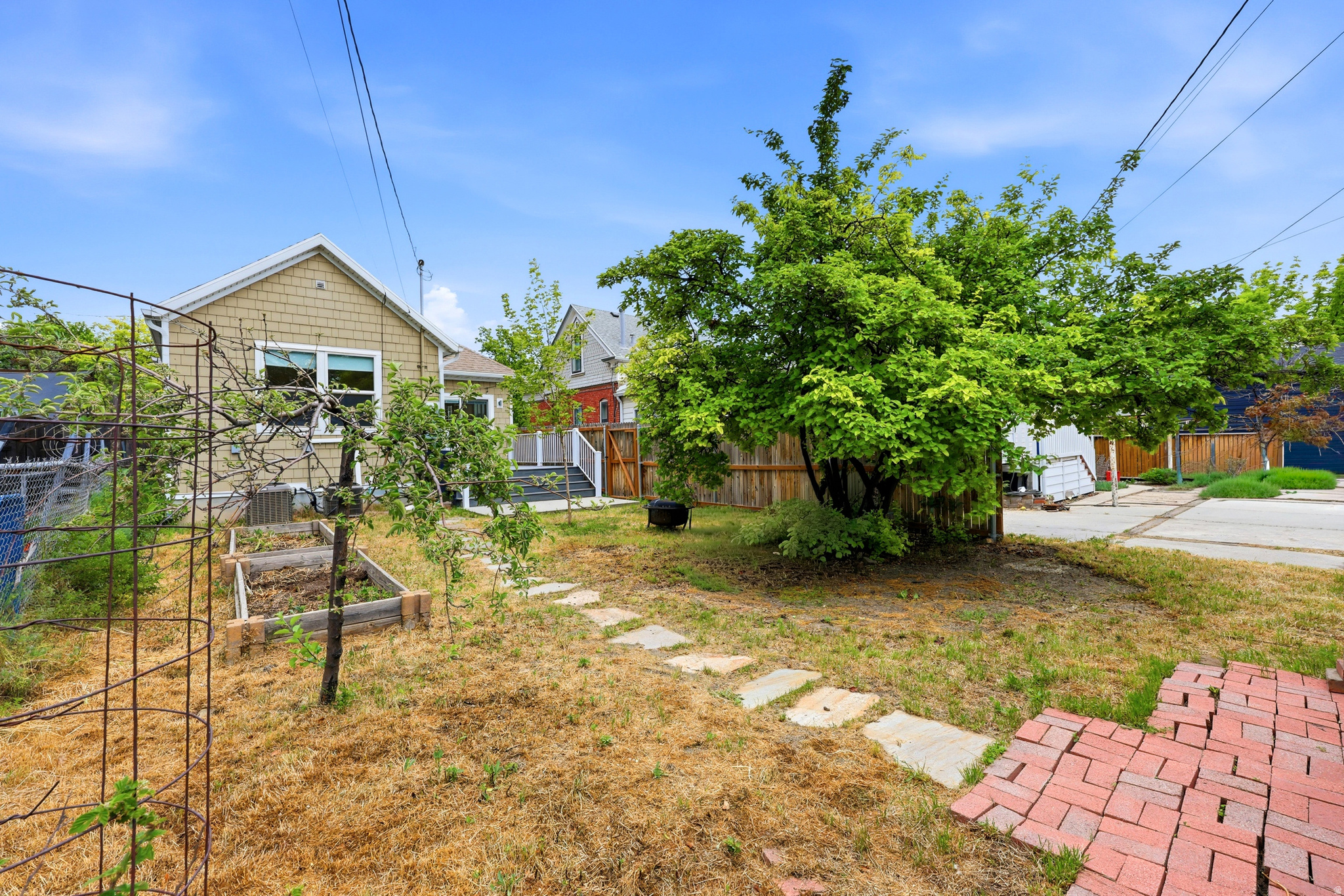 main property photo 24