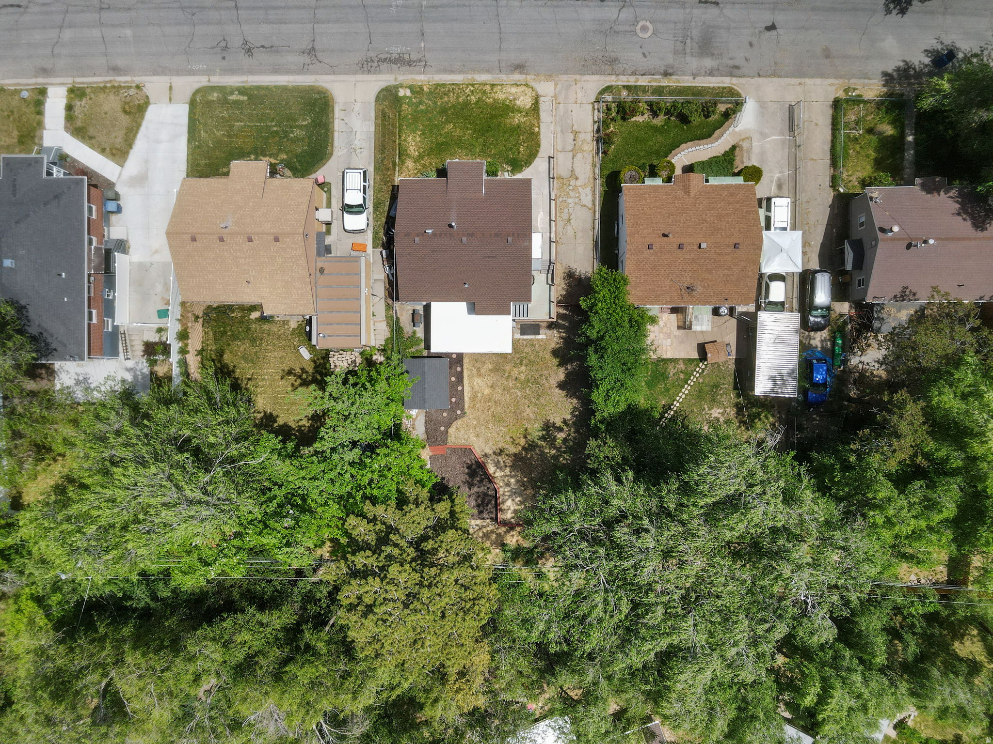 main property photo 28