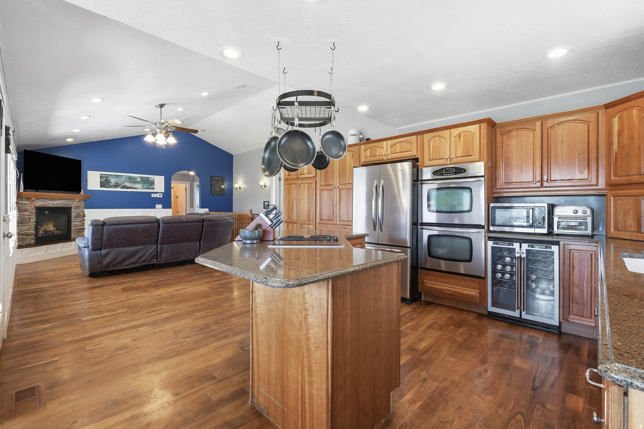 main property photo 8
