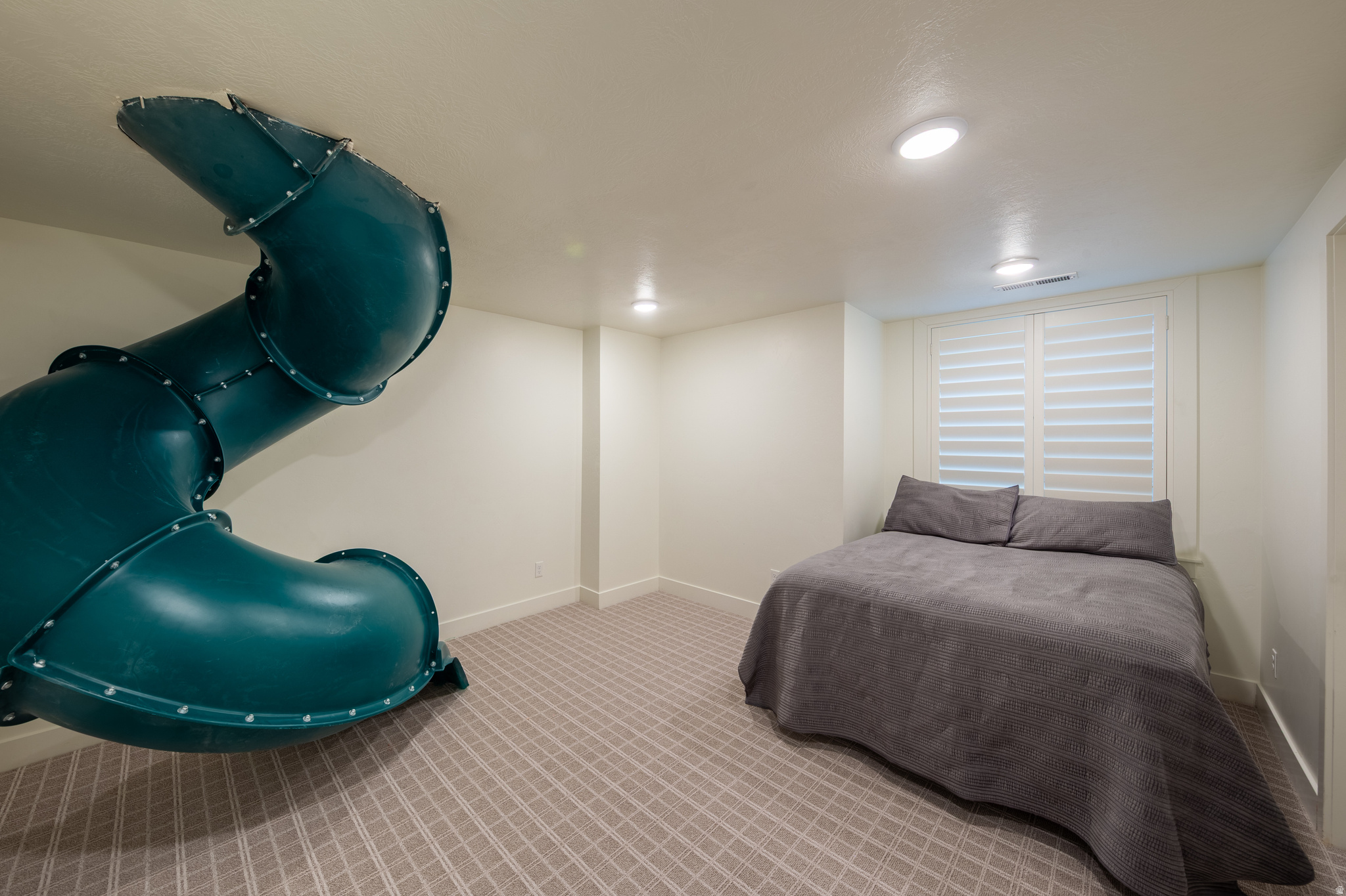 main property photo 74