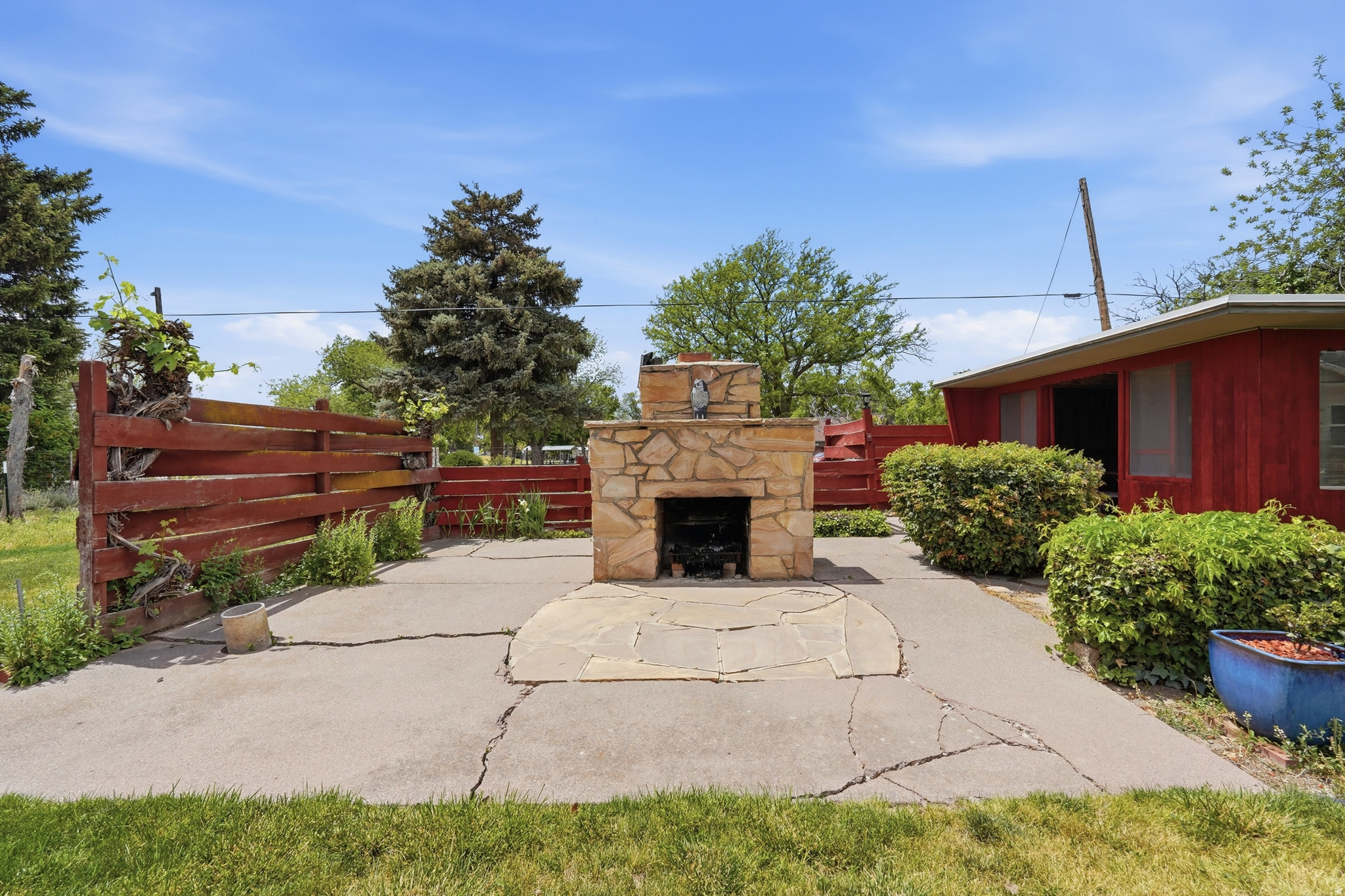 main property photo 36
