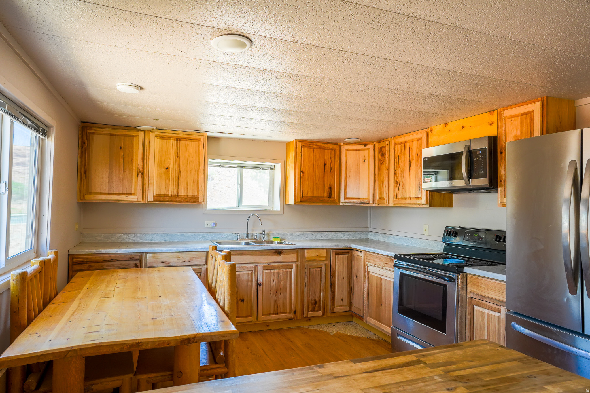main property photo 9