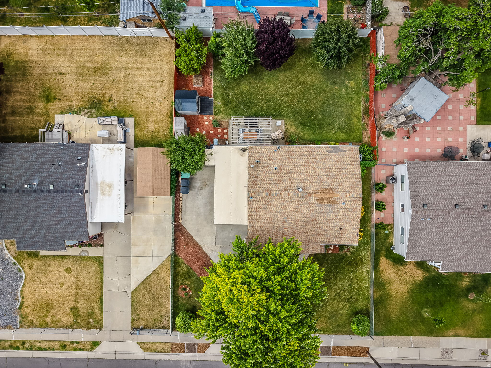 main property photo 27
