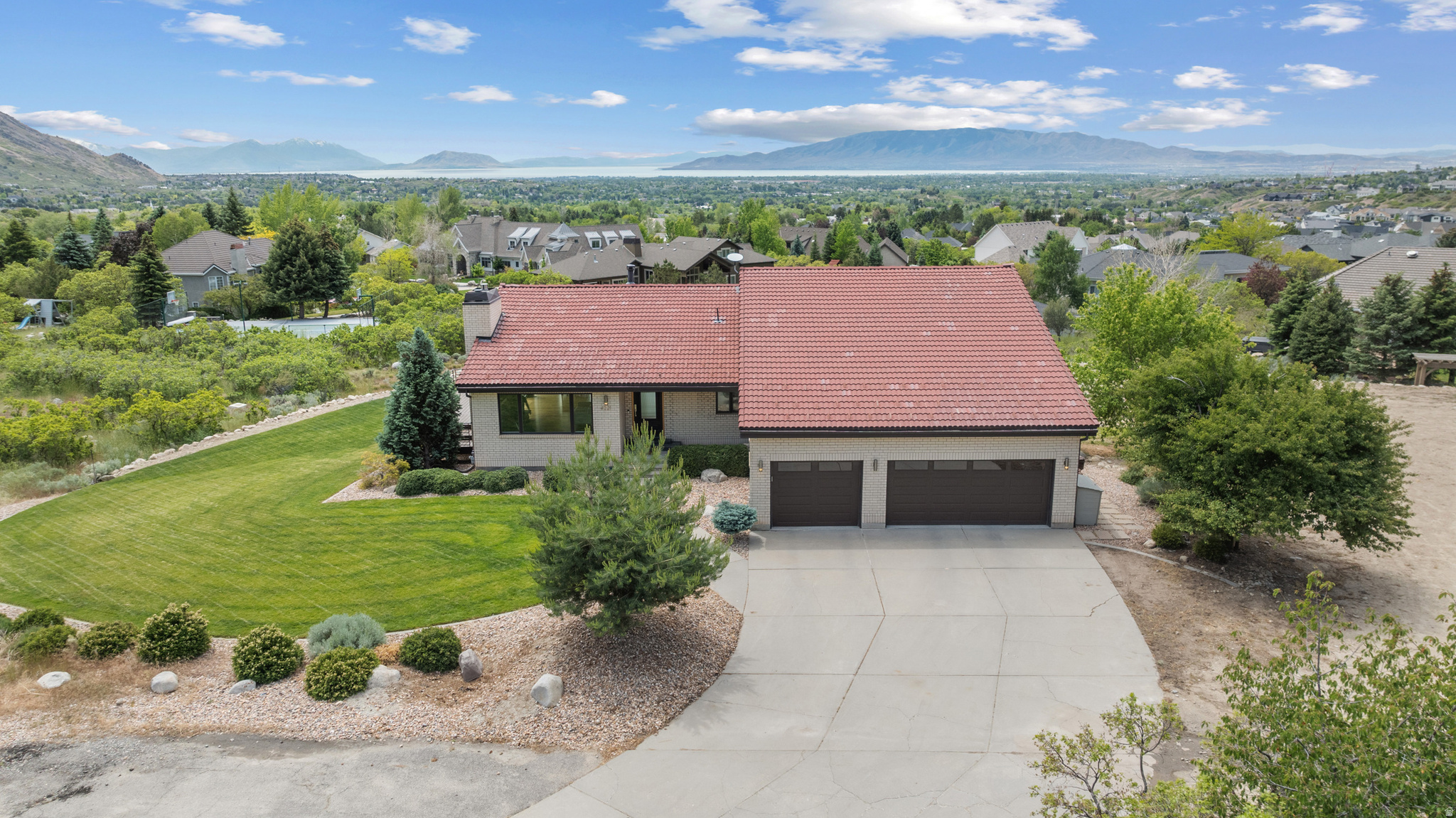 main property photo 54