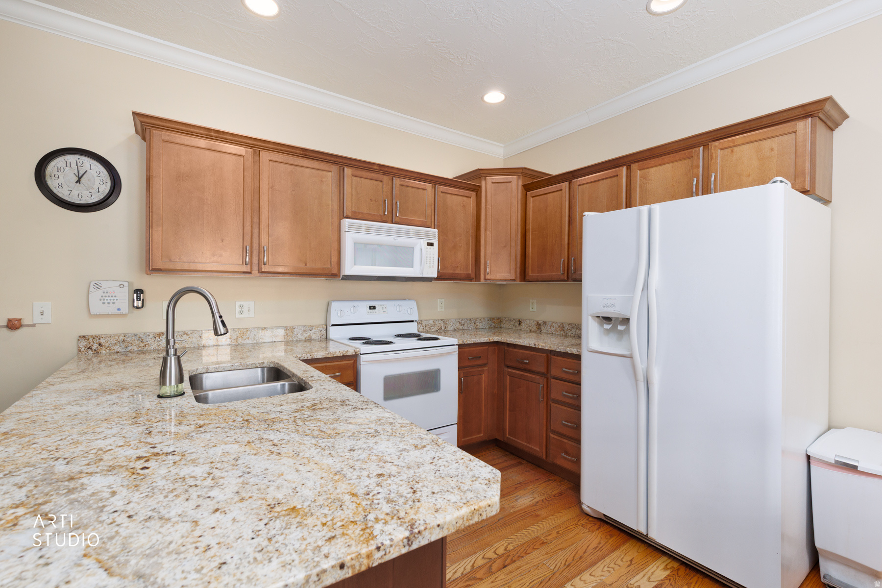 main property photo 11