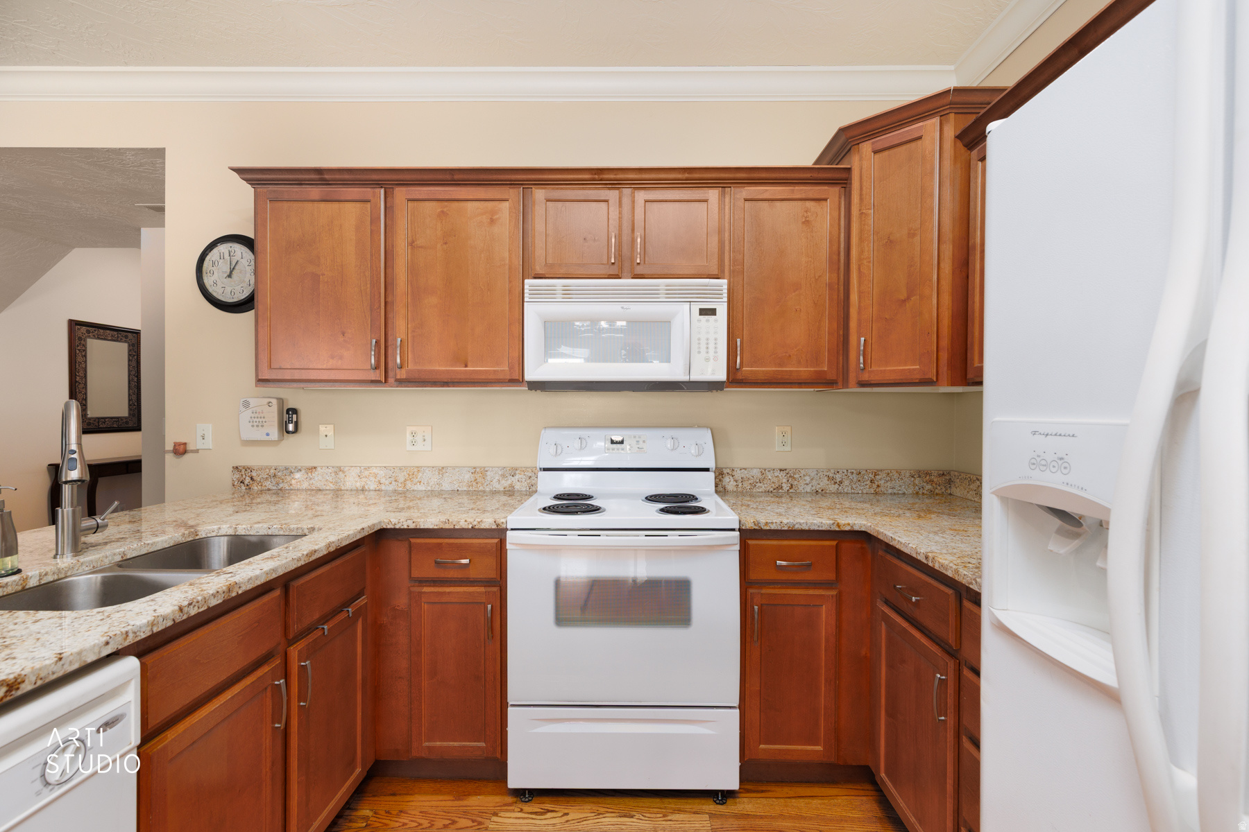 main property photo 12