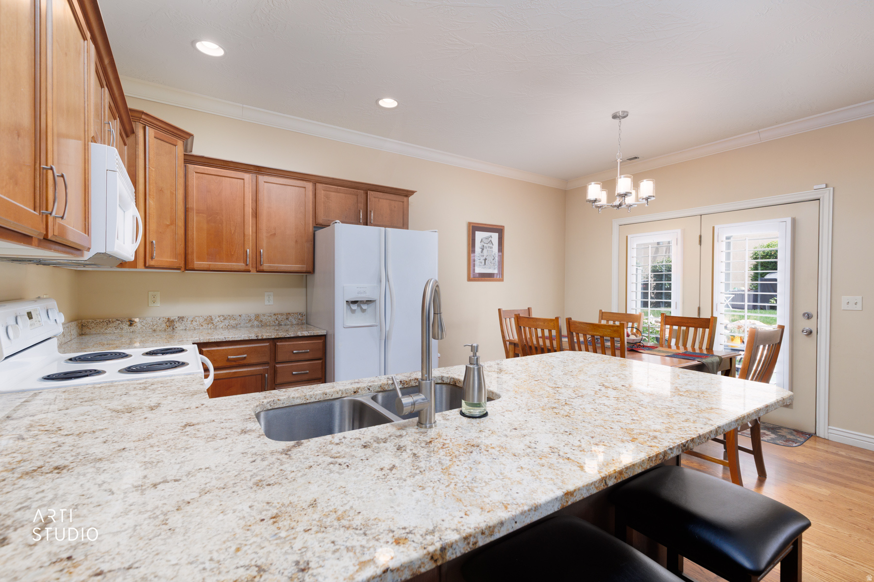main property photo 14