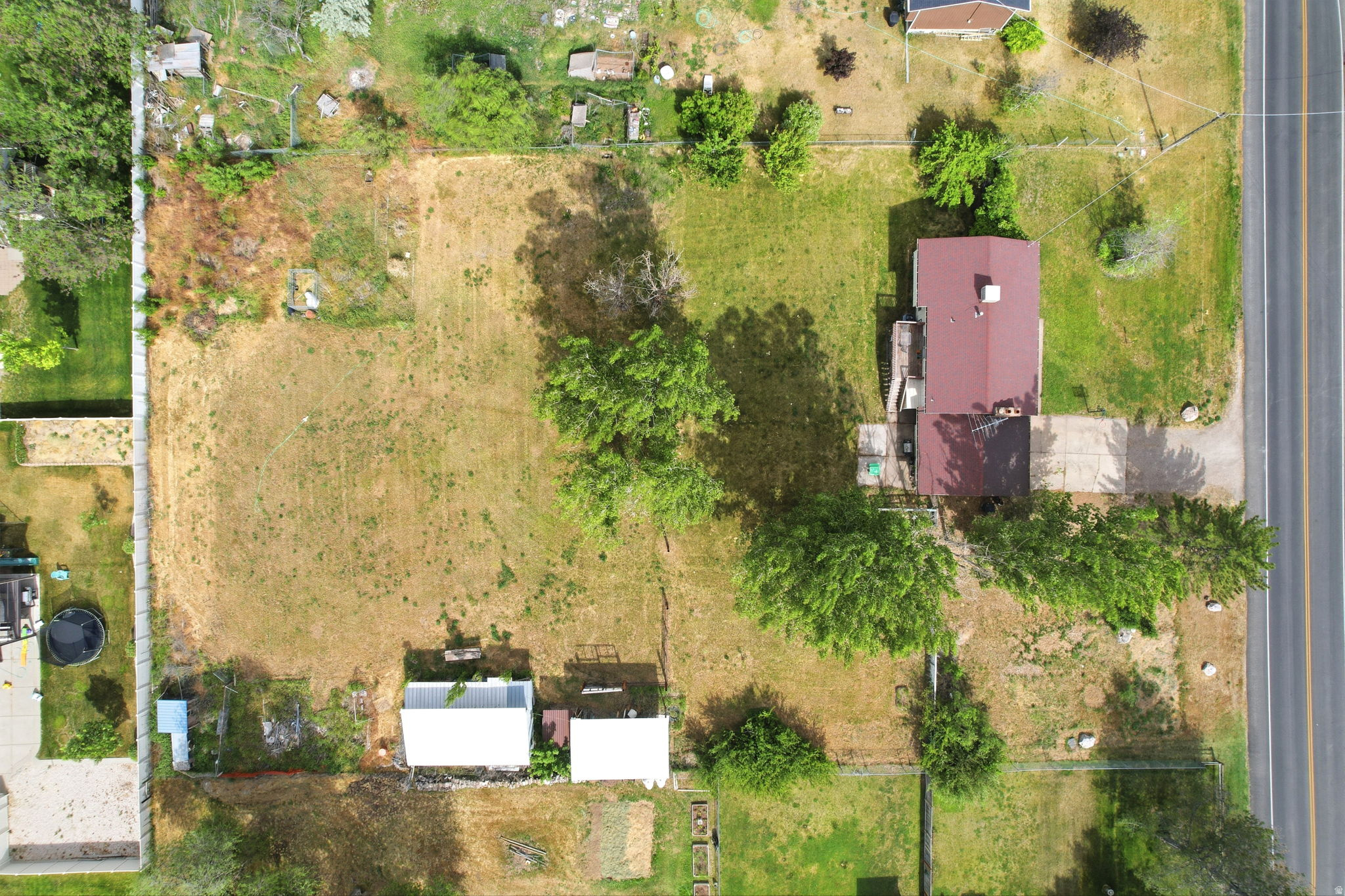 main property photo 40