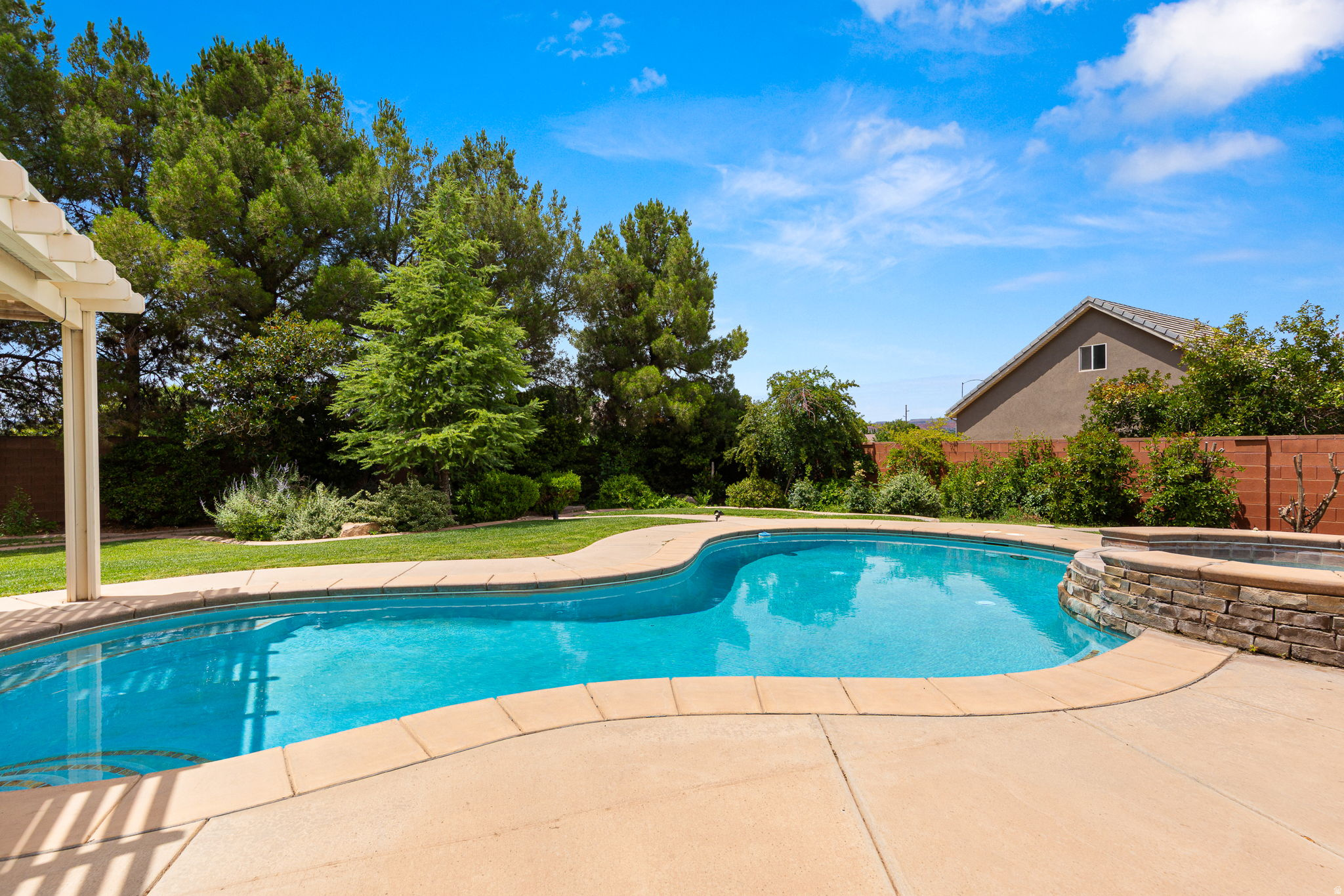 main property photo 46