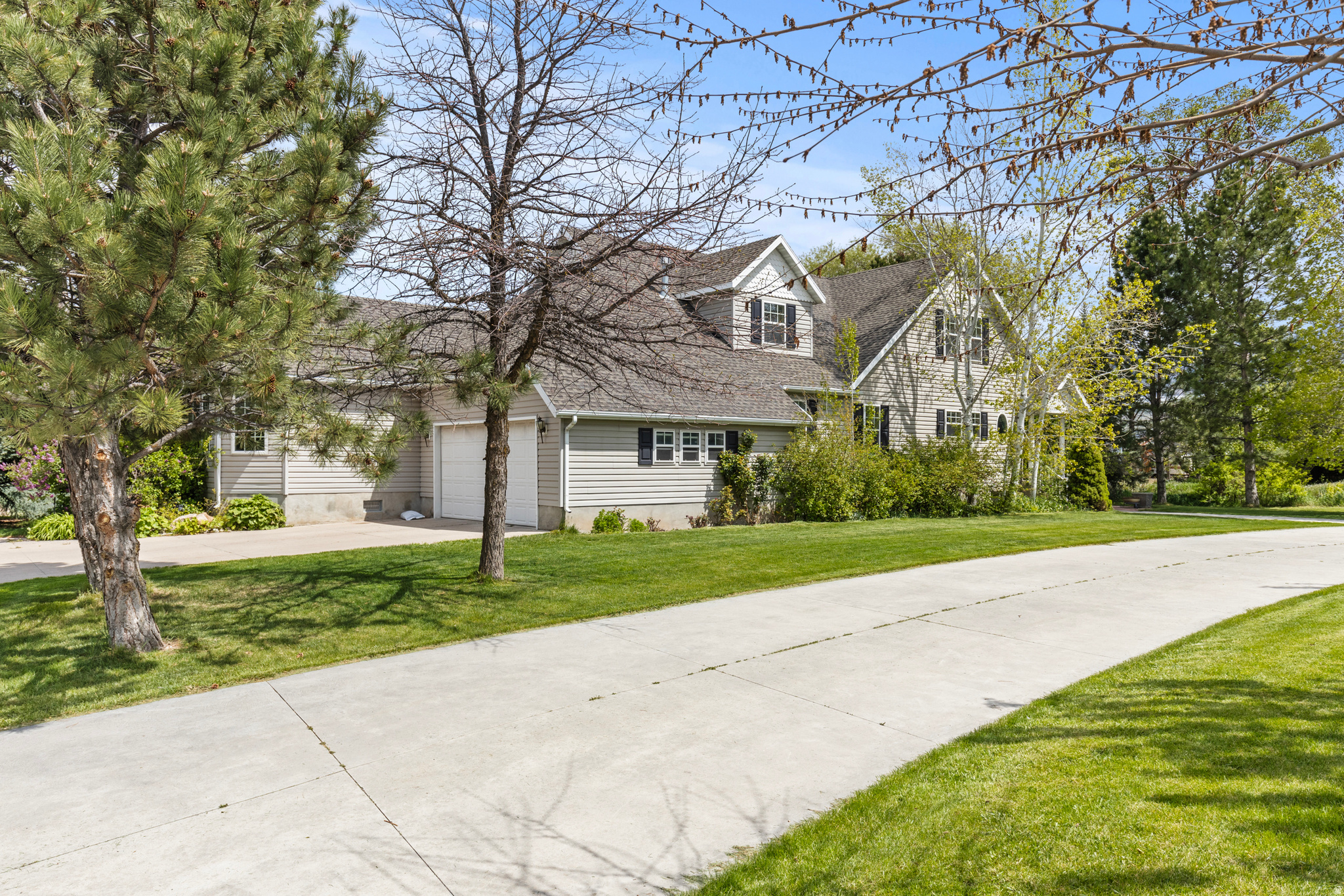 main property photo 31