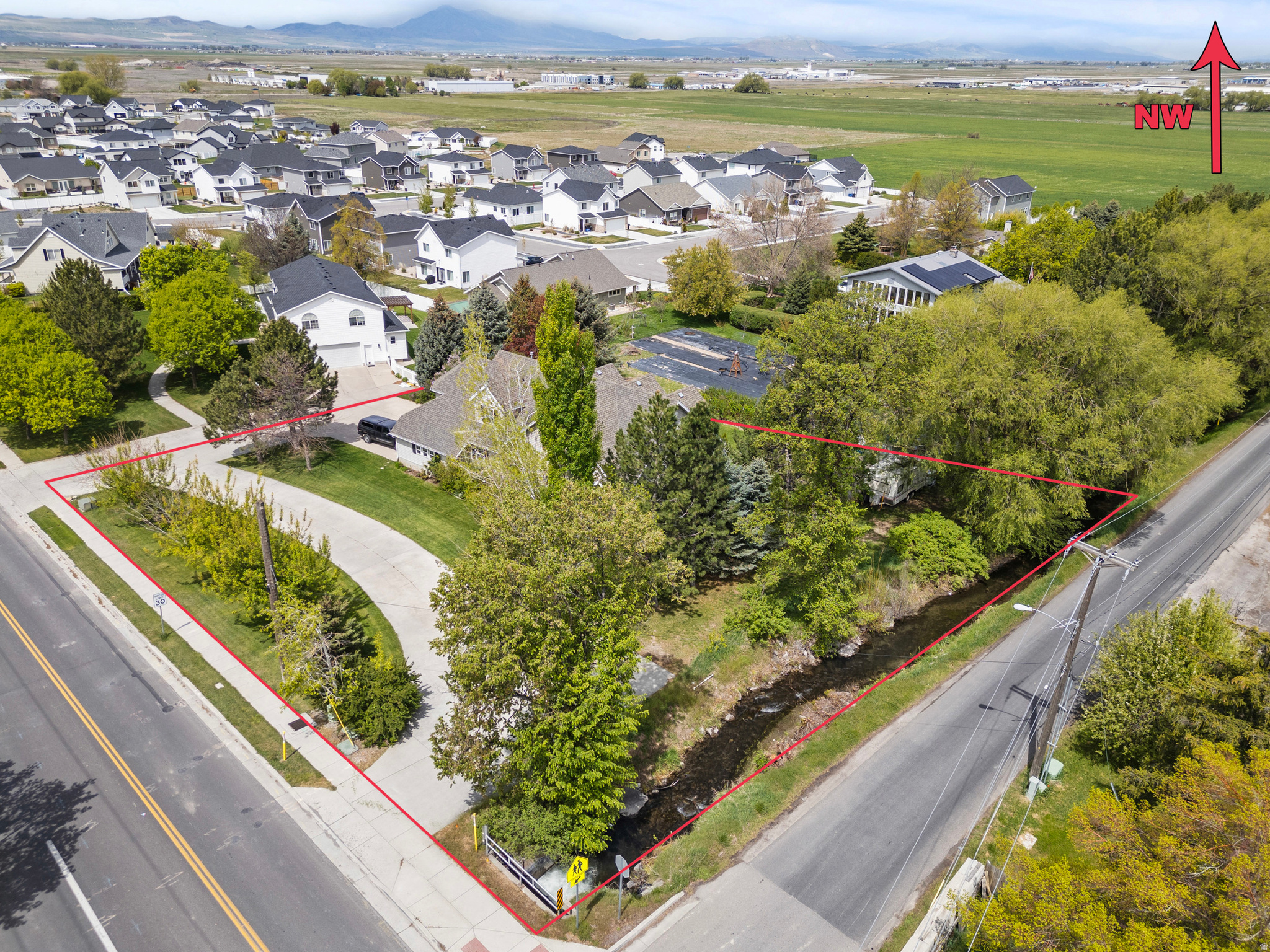 main property photo 33