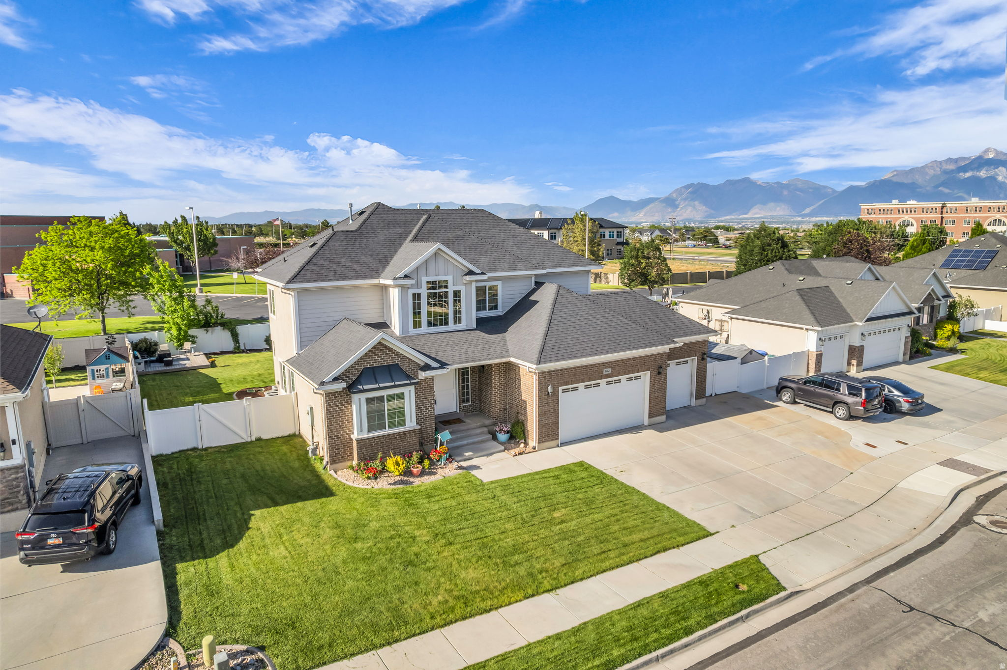 main property photo 23