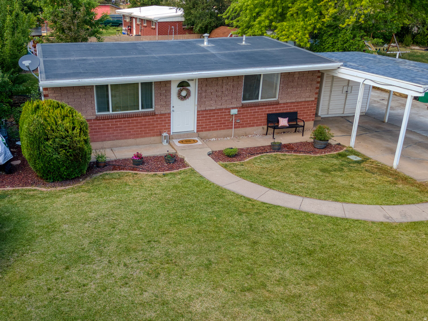 main property photo 27