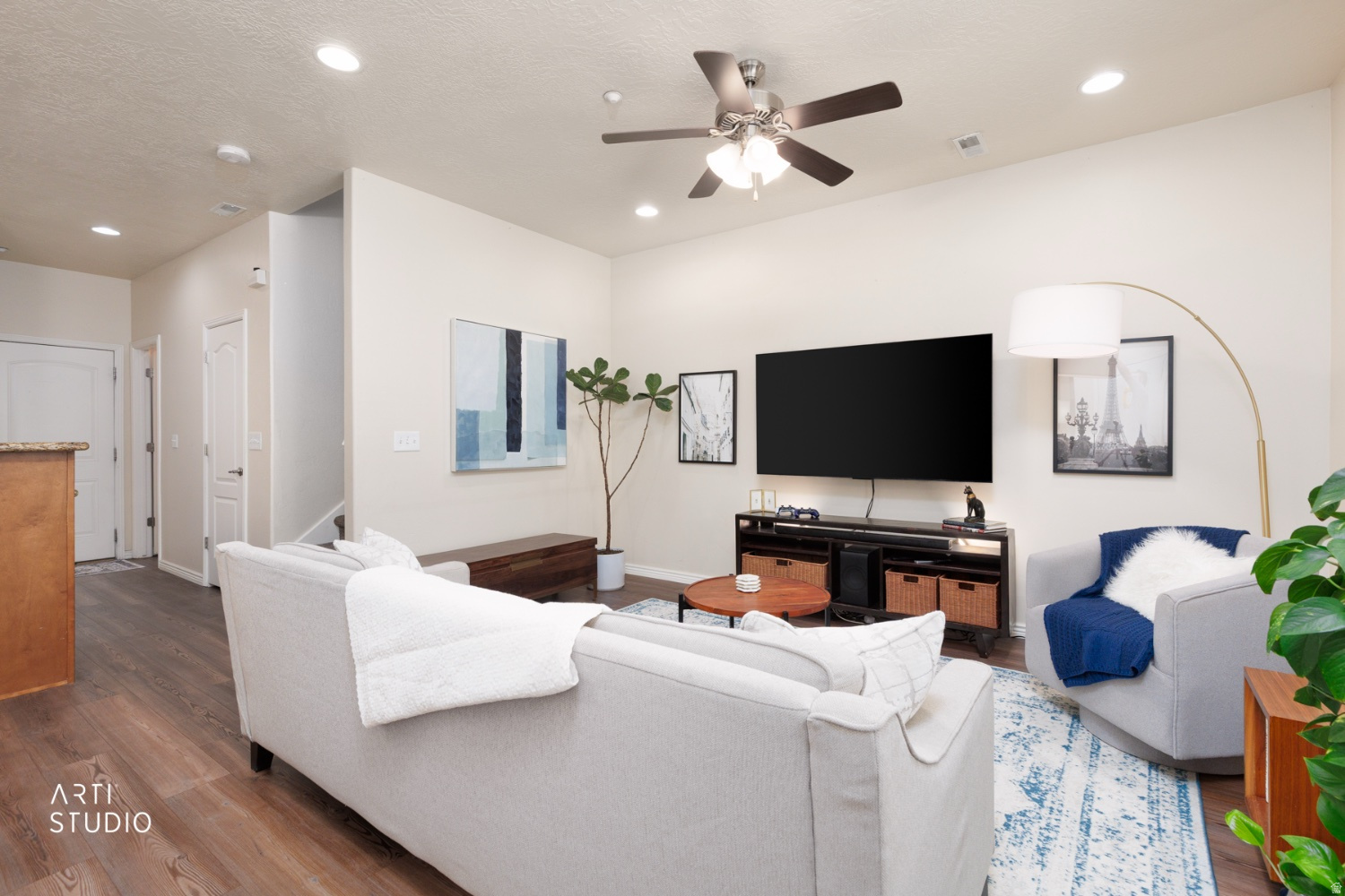 main property photo 5