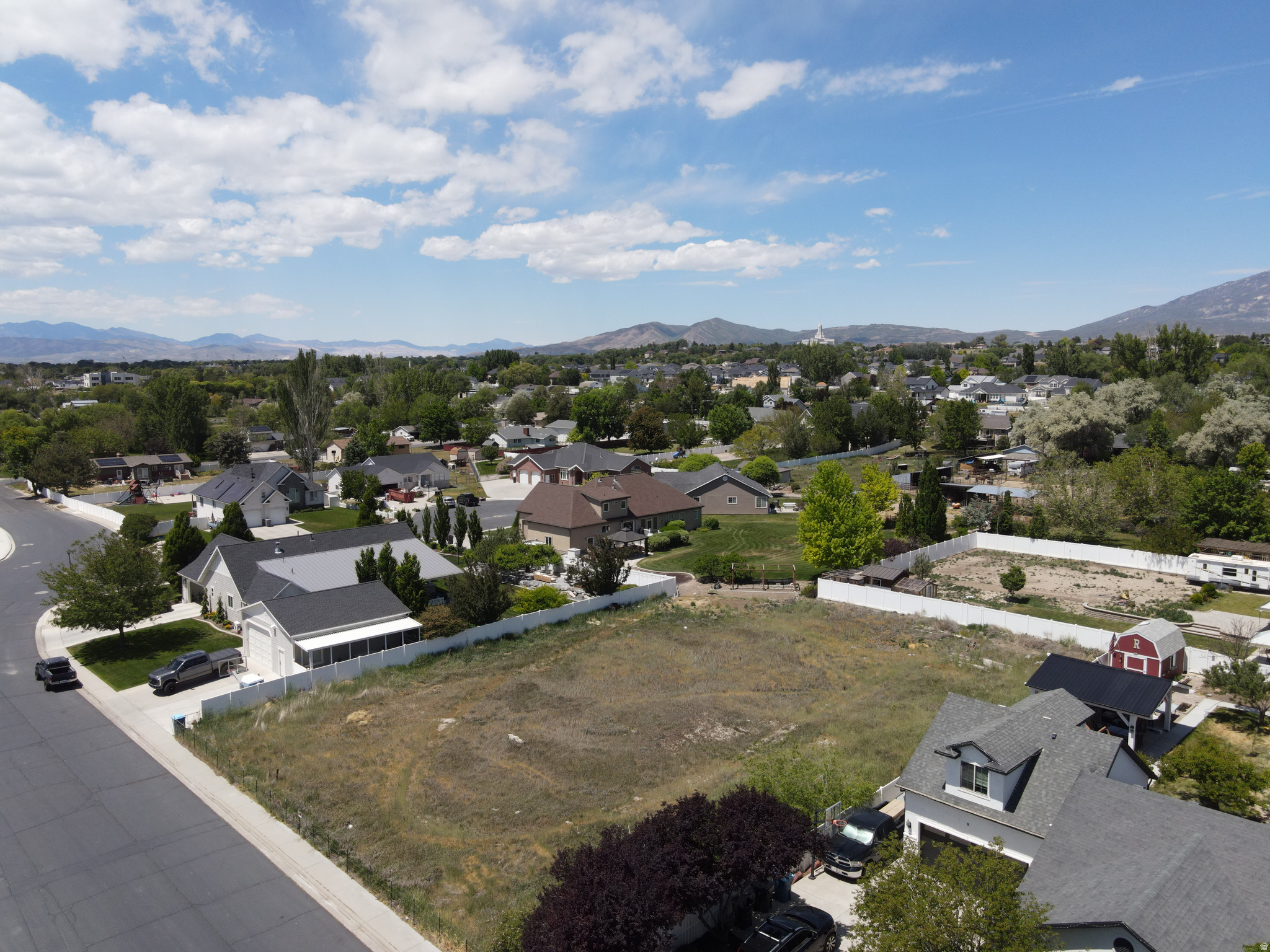 main property photo 11