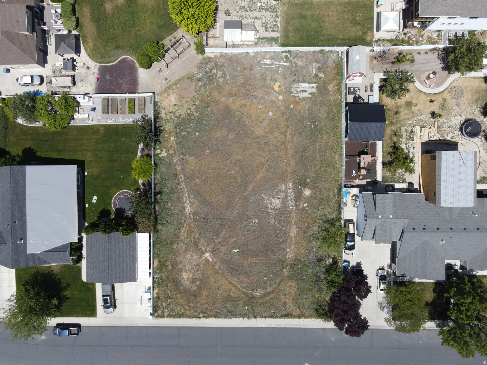 main property photo 13
