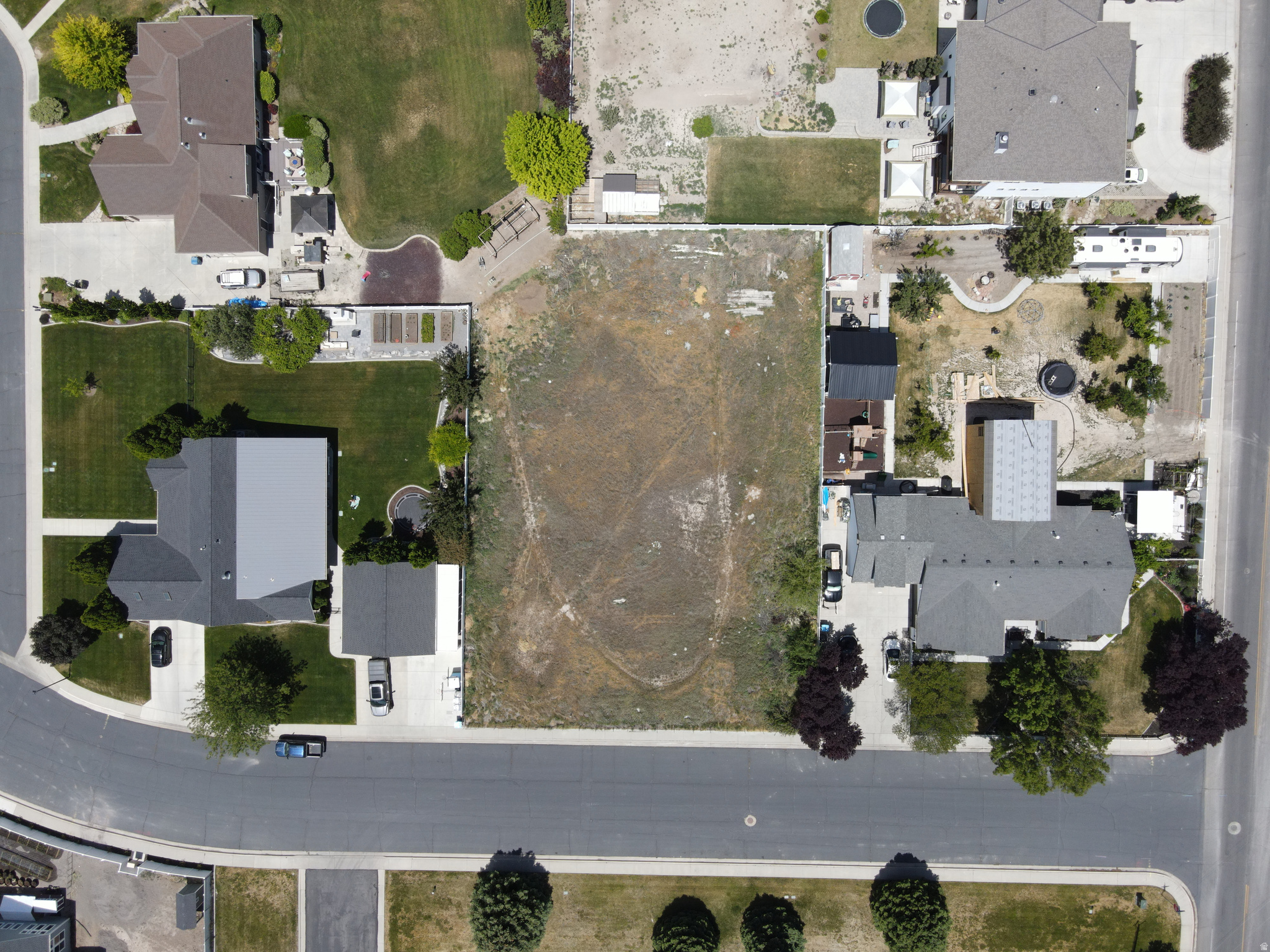 main property photo 14