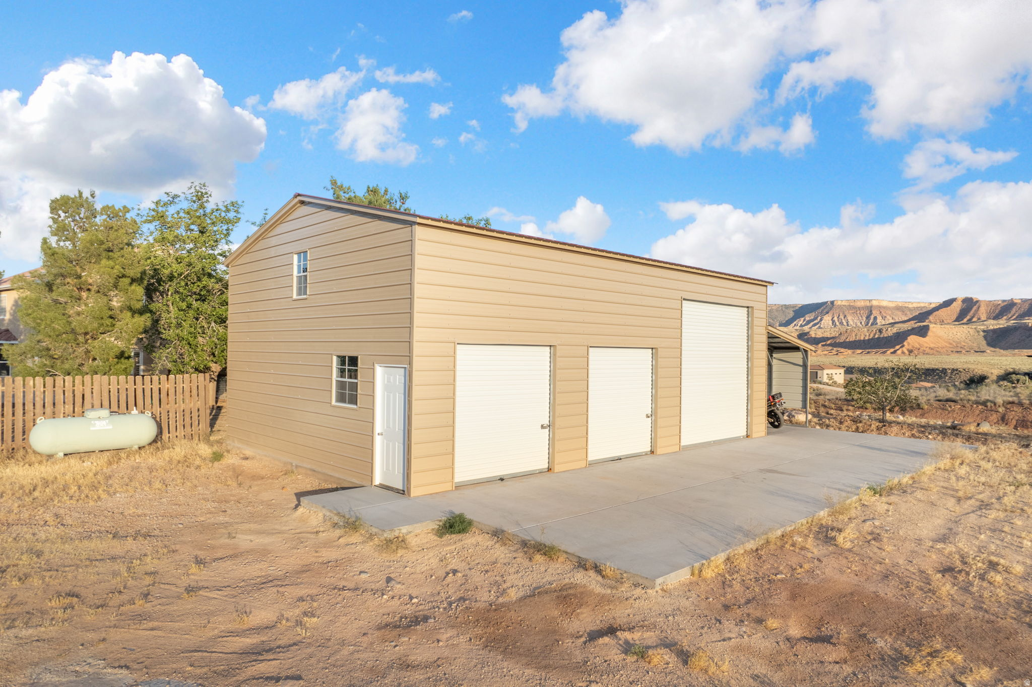 main property photo 38