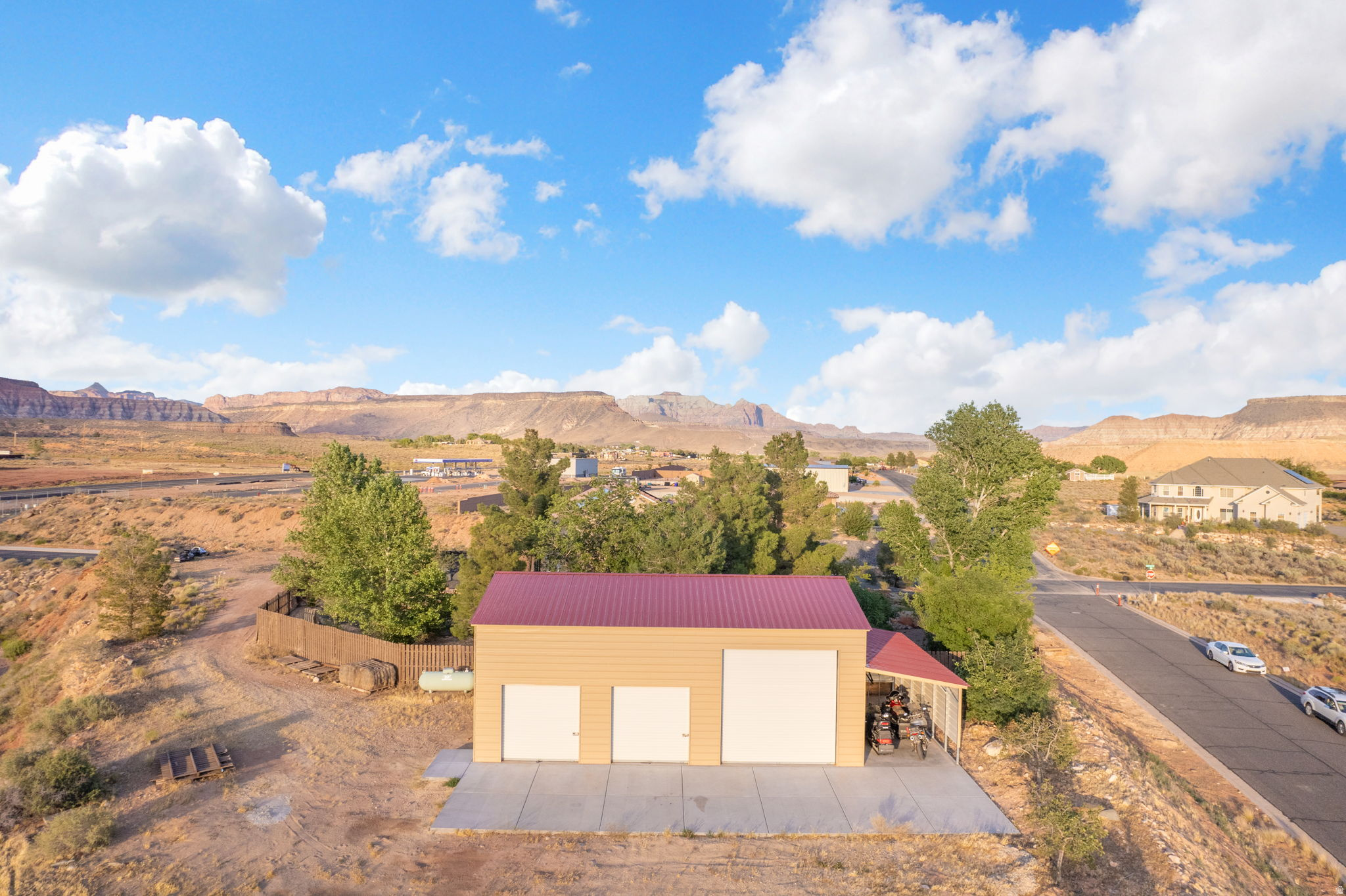 main property photo 39