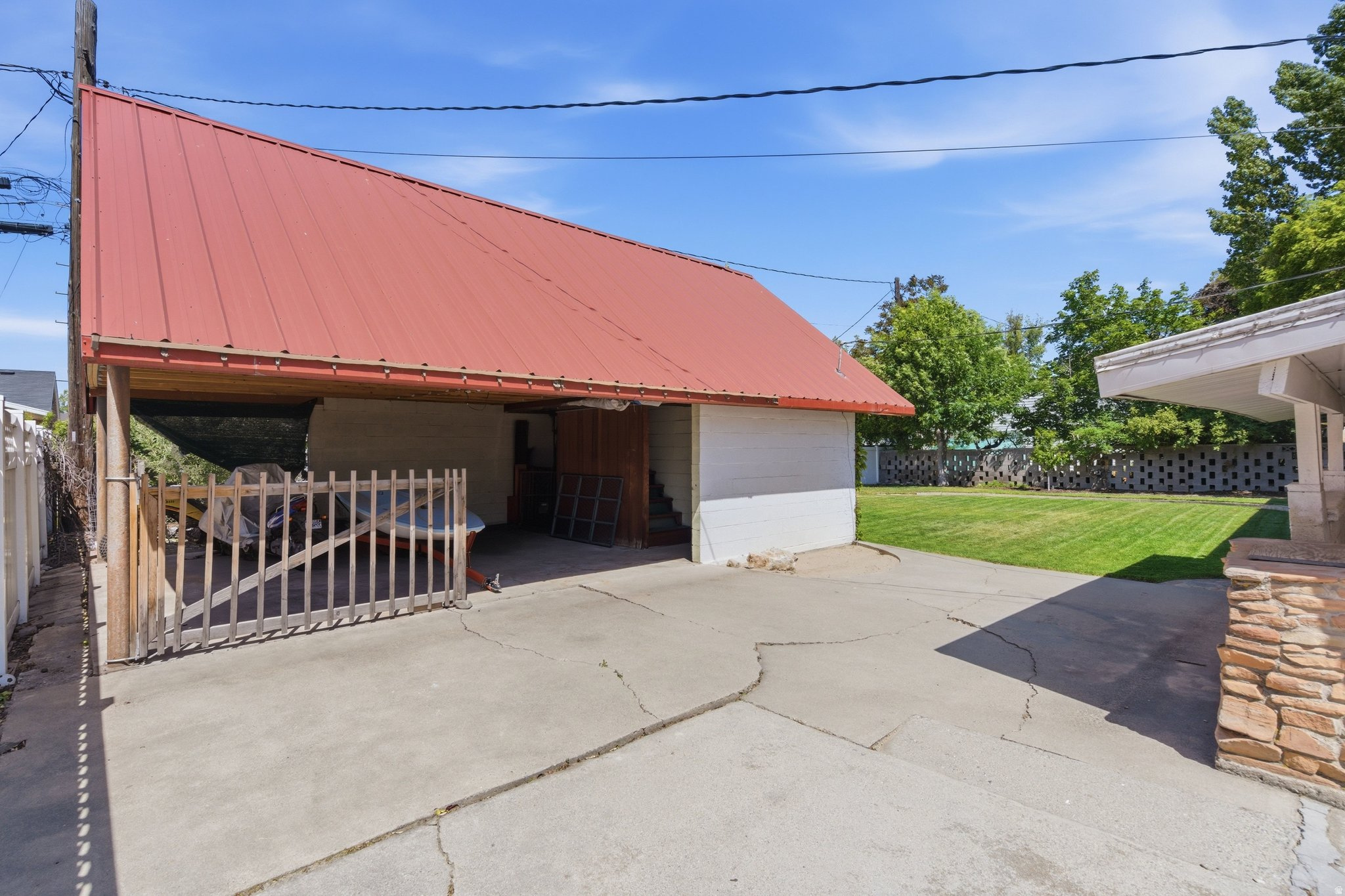 main property photo 31