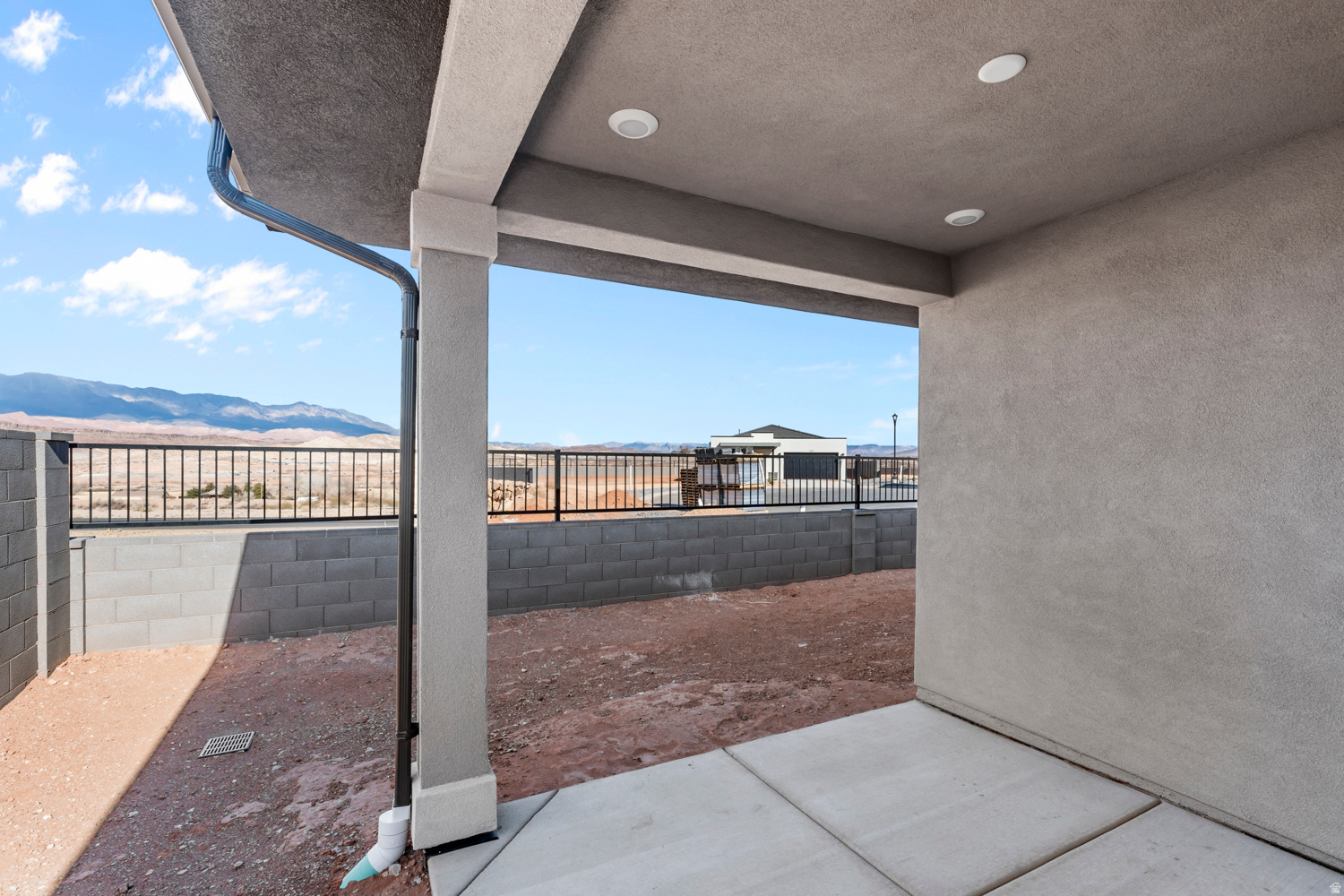 main property photo 5