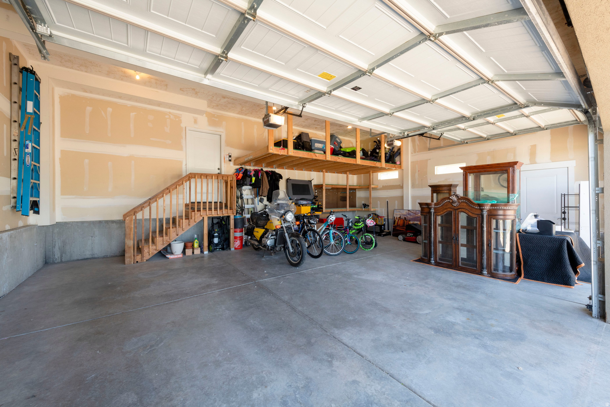 main property photo 47
