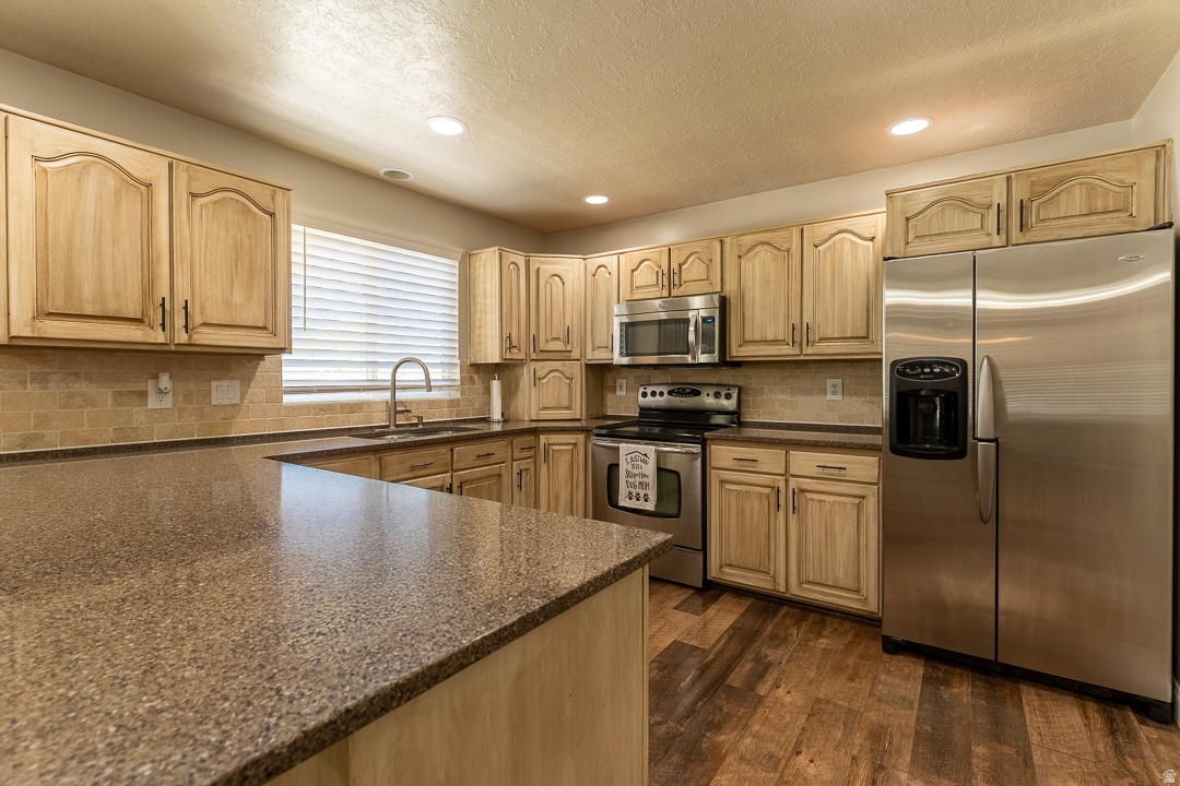 main property photo 5
