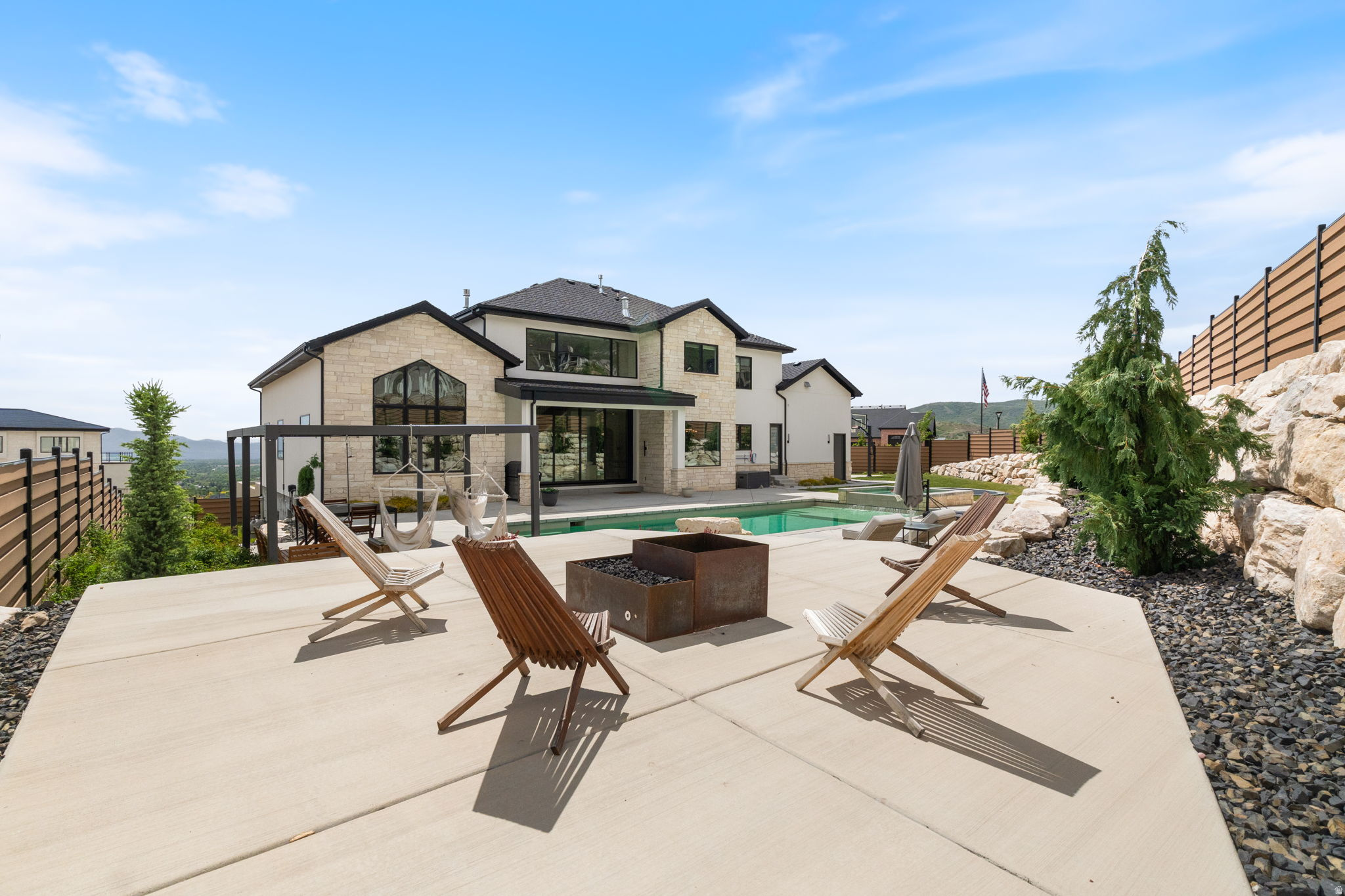 main property photo 78