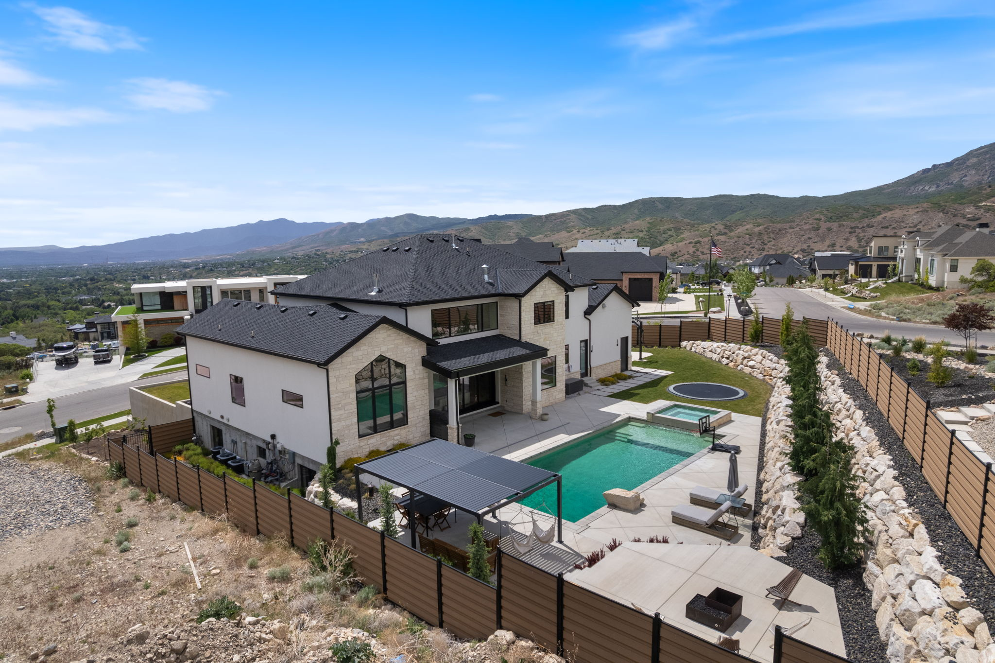 main property photo 90