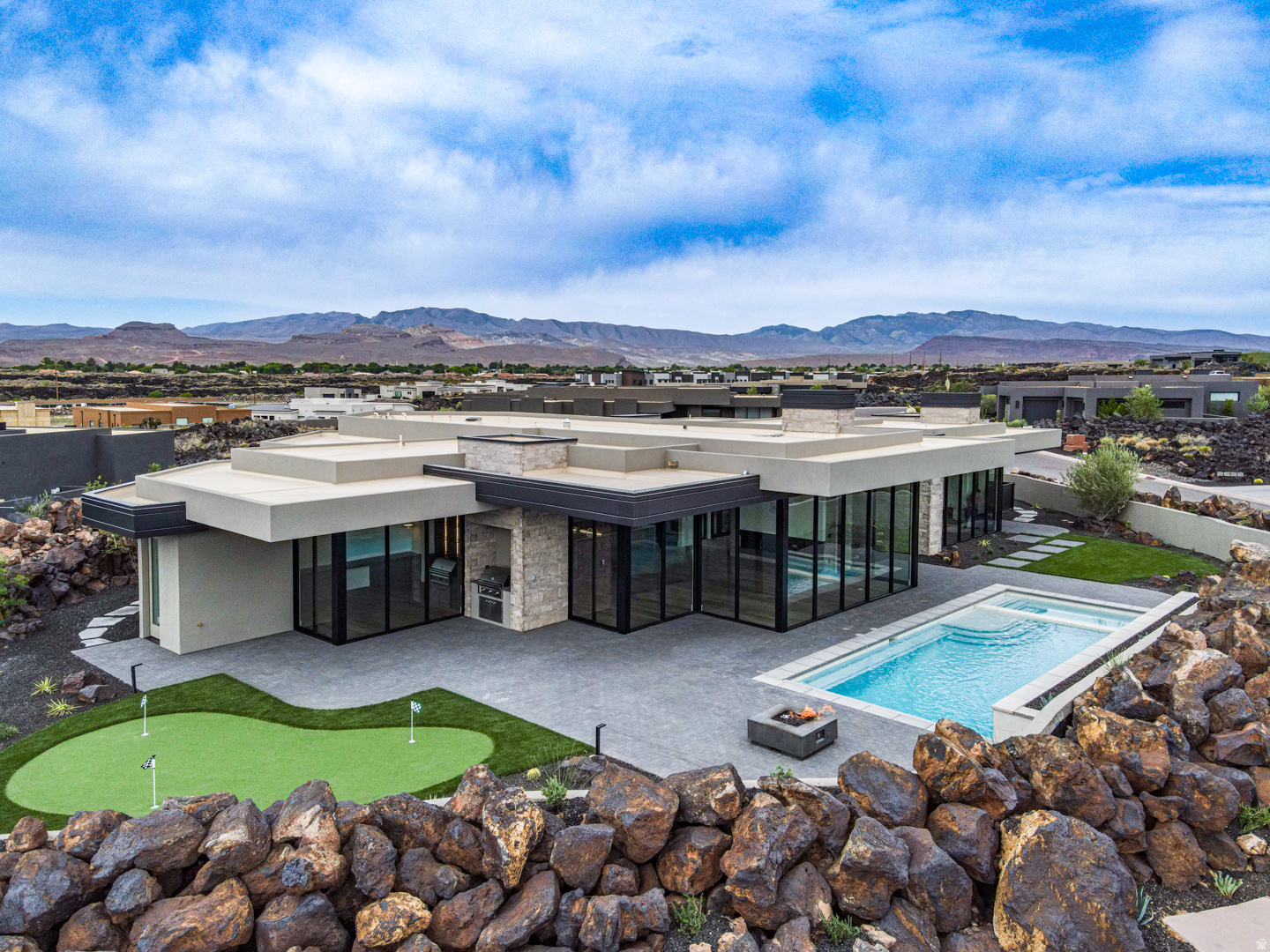 main property photo 20
