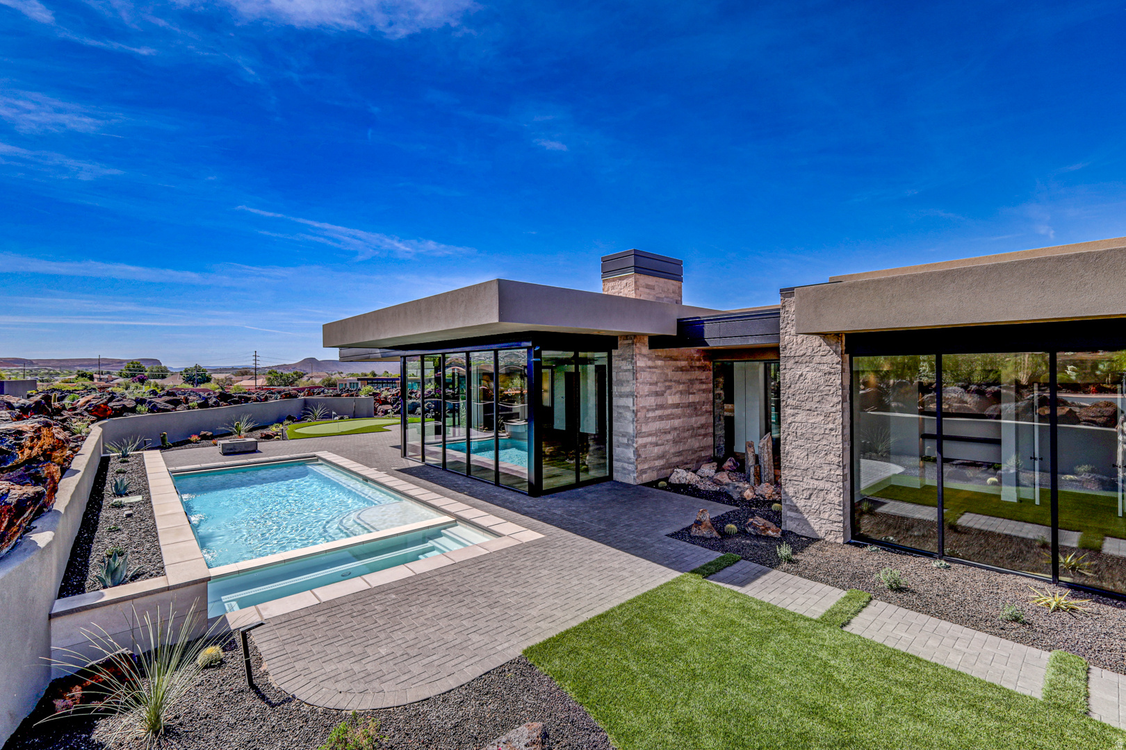main property photo 40
