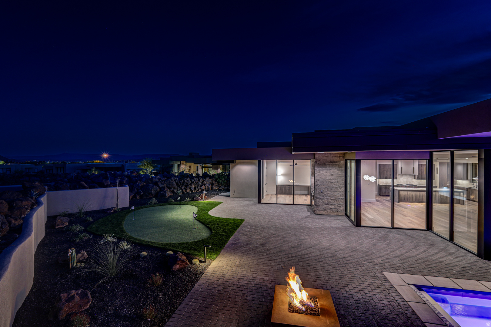 main property photo 6