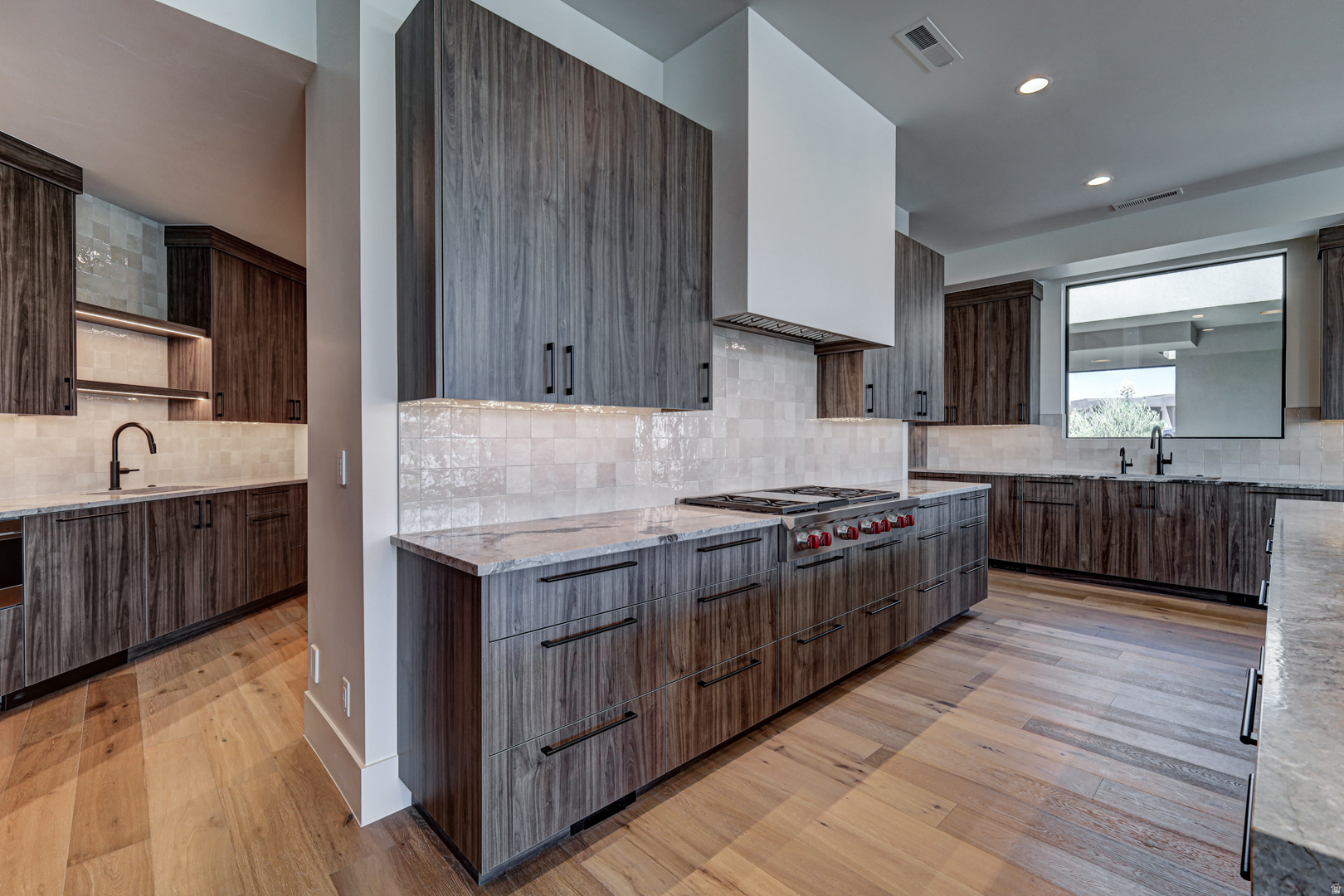 main property photo 77