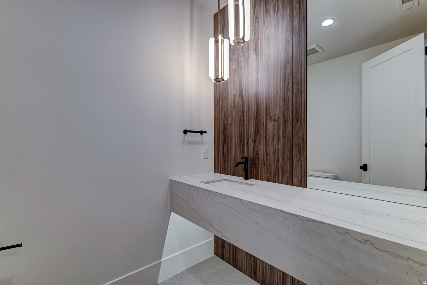 main property photo 94