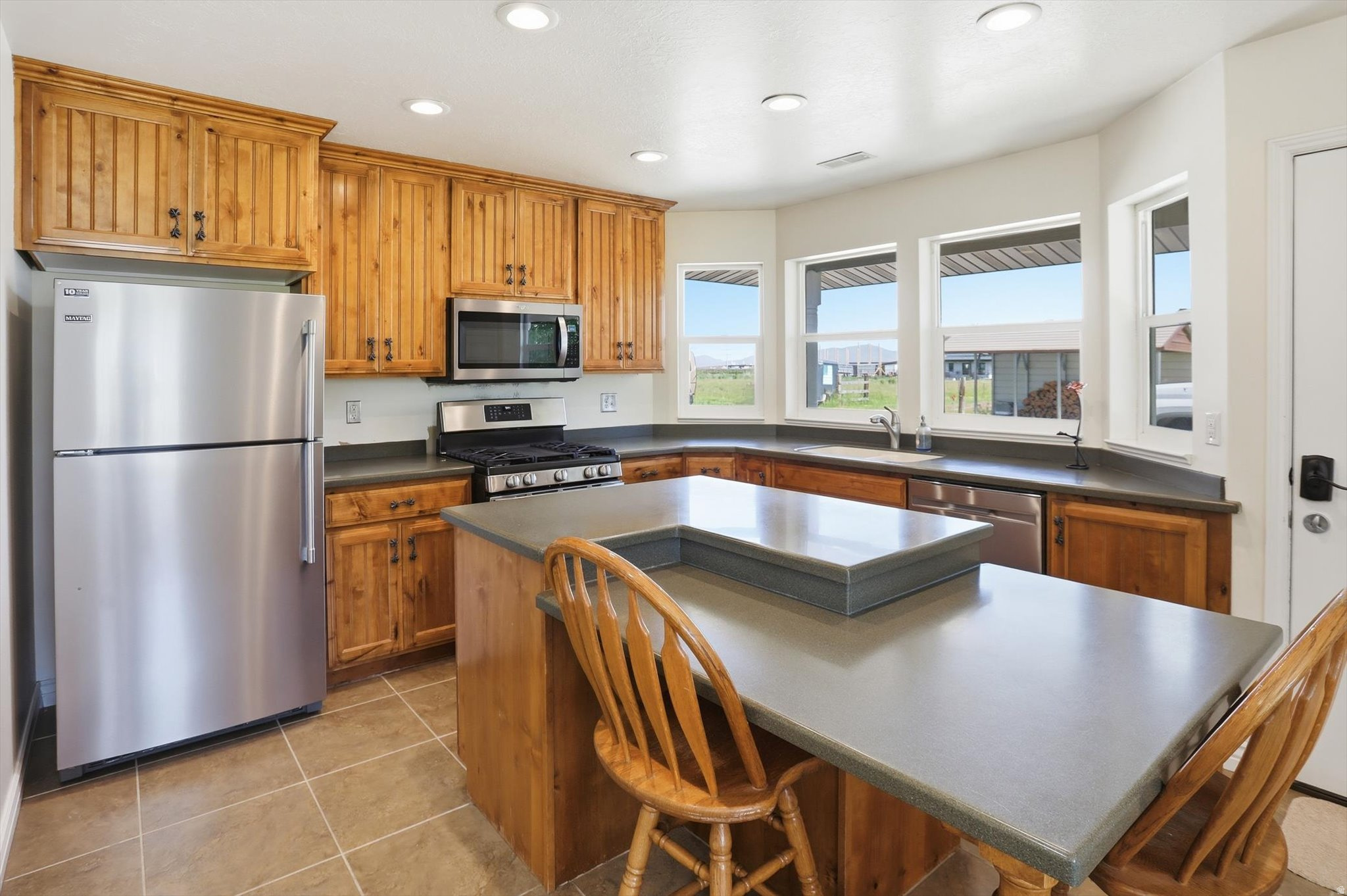 main property photo 13